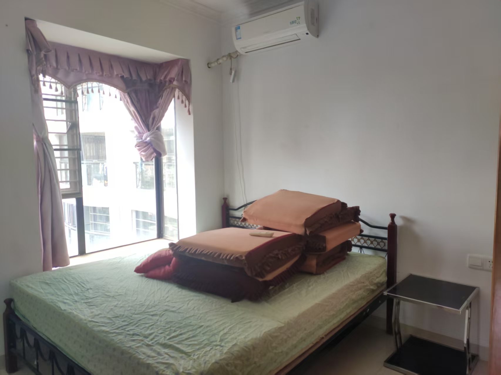 滨江帝景一期  2室2厅1卫    2200.0元/月室内图