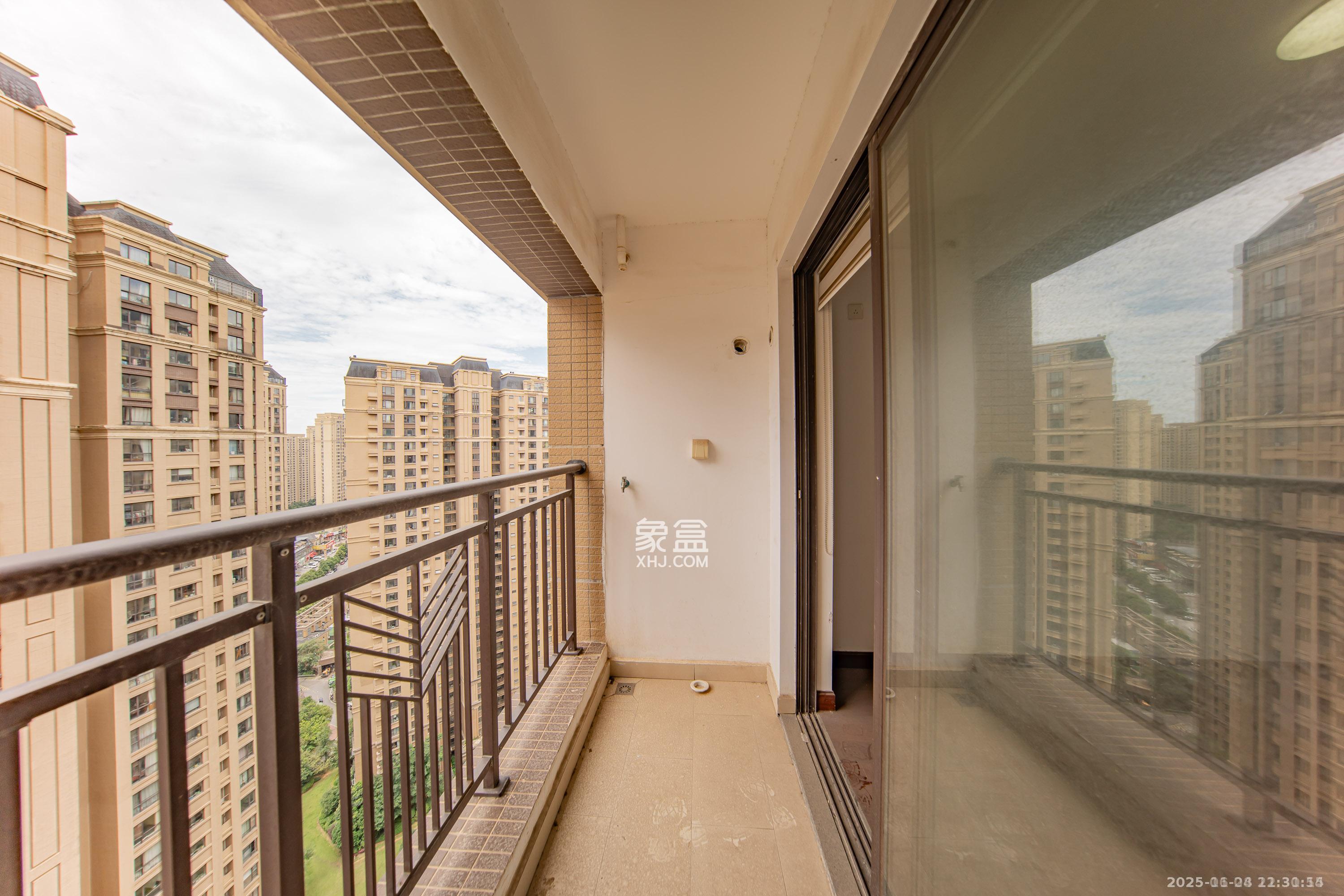 中海国际三期 4室2厅2卫 2200.0元/月 中海国际三期 4室2厅2卫 2200.0元/月室内图