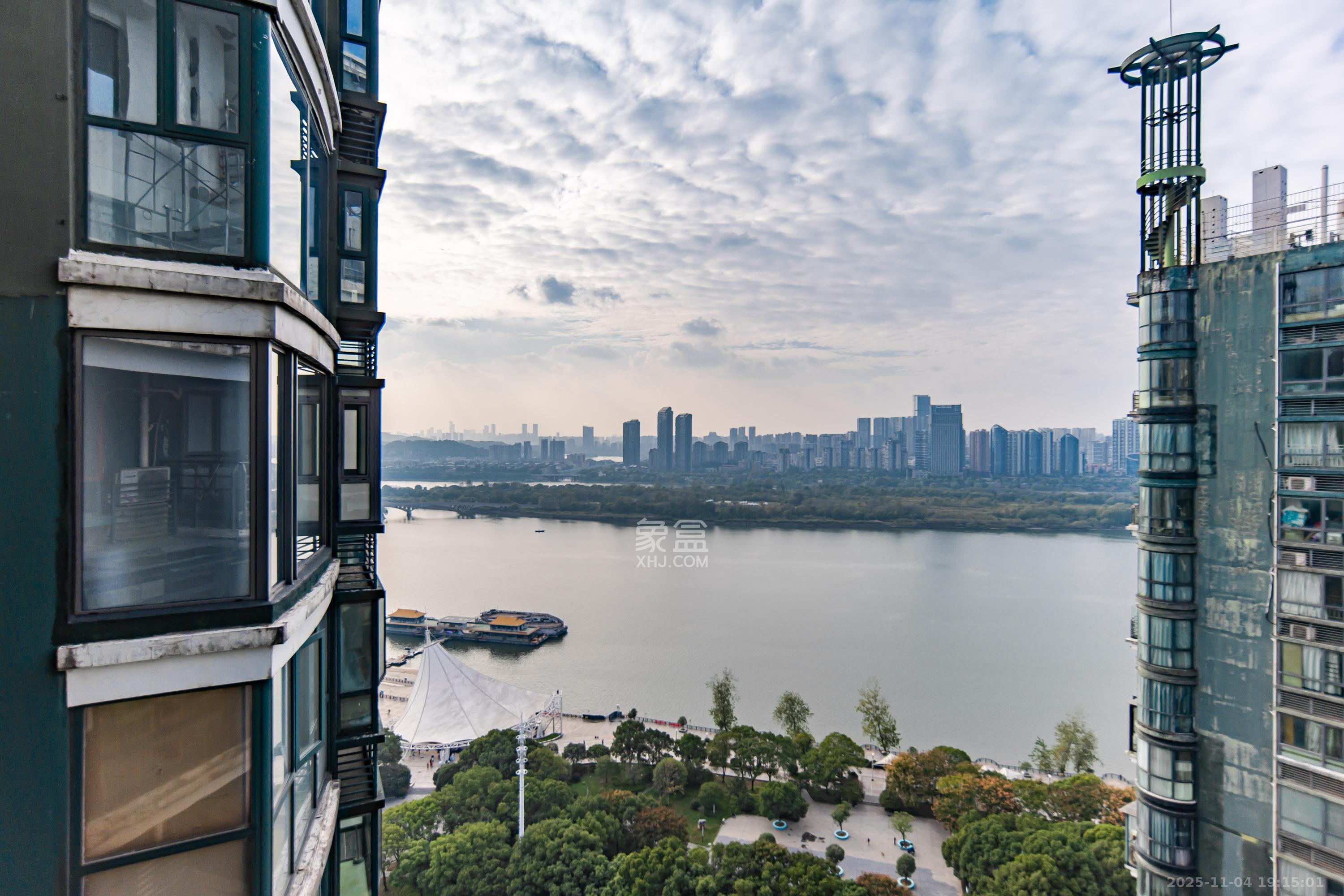 华盛新外滩  4室2厅1卫    230.0万其他