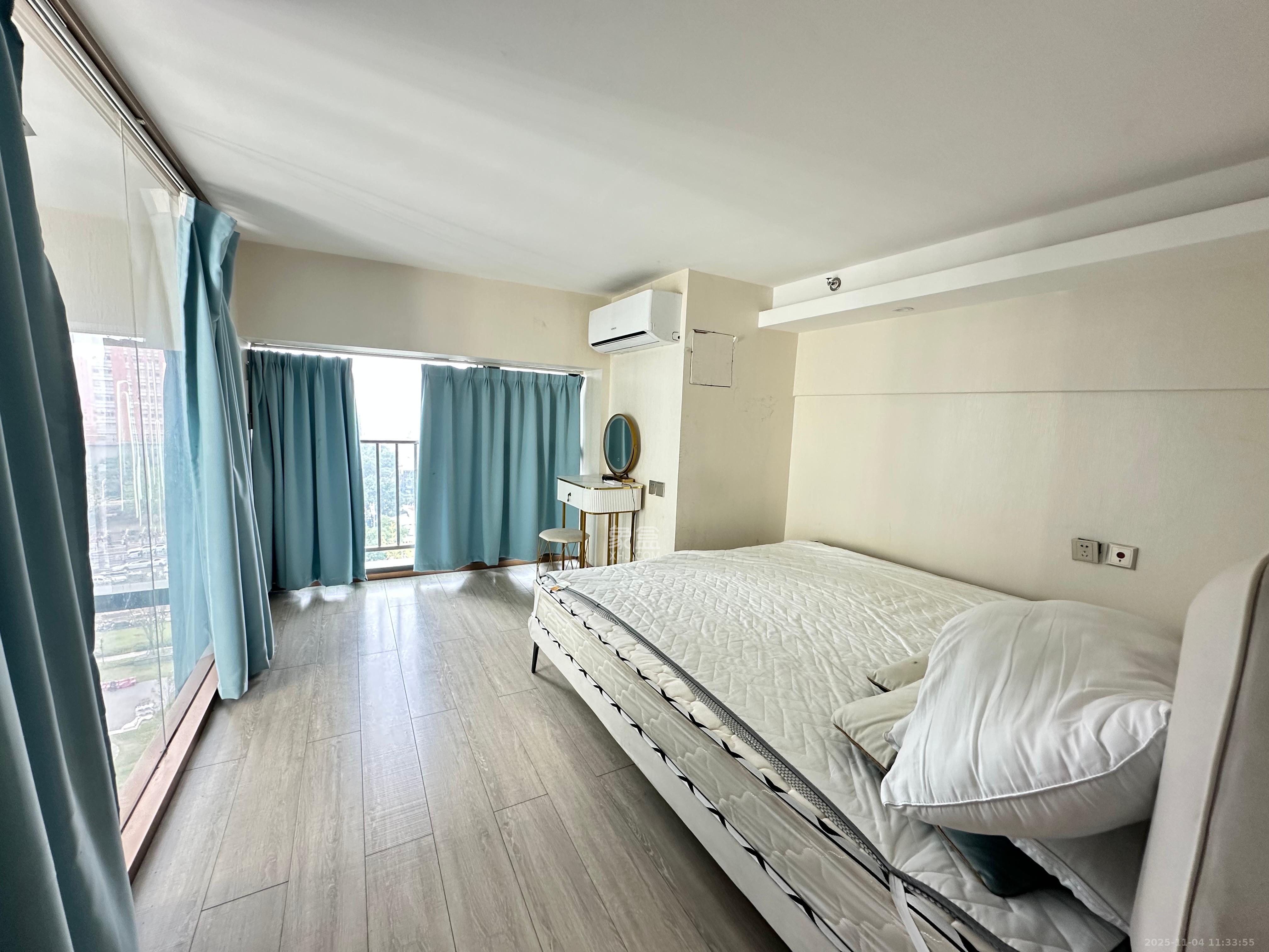 华远华时代  3室1厅1卫    3700.0元/月室内图