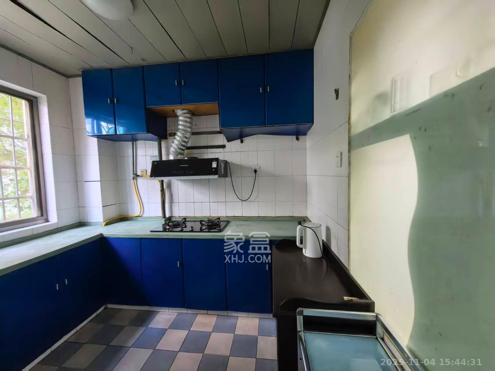 南明苑西区 4室2厅2卫 2100.0元/月 南明苑西区 4室2厅2卫 2100.0元/月室内图