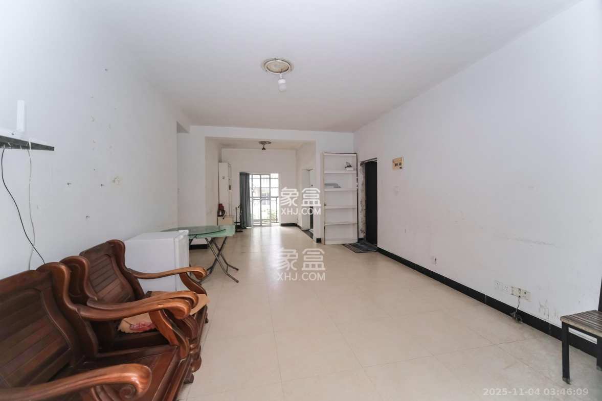 山水湾 1室2厅1卫 65.0万 山水湾 1室2厅1卫 65.0万客厅