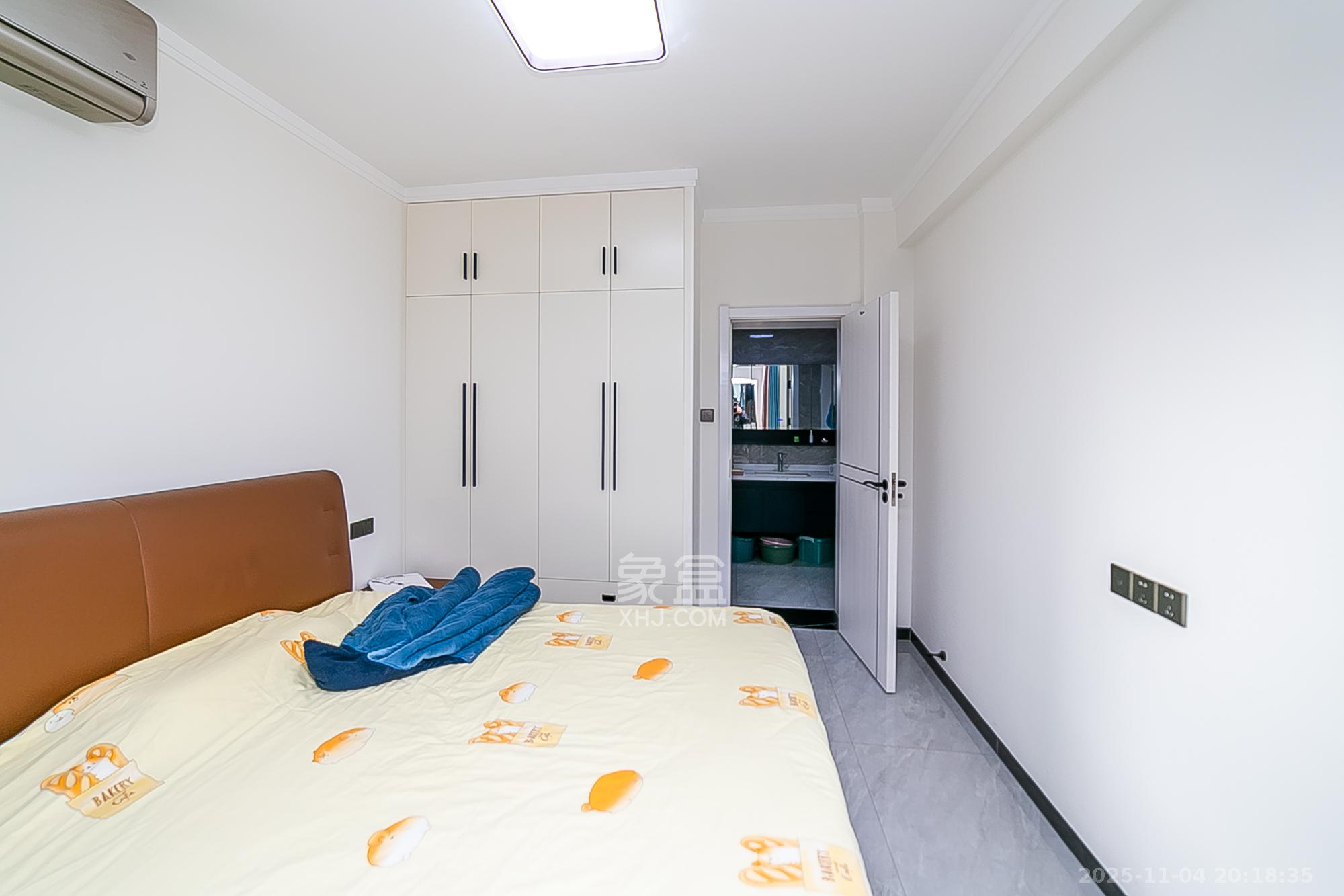 华银南苑融域  3室2厅1卫    105.0万卧室