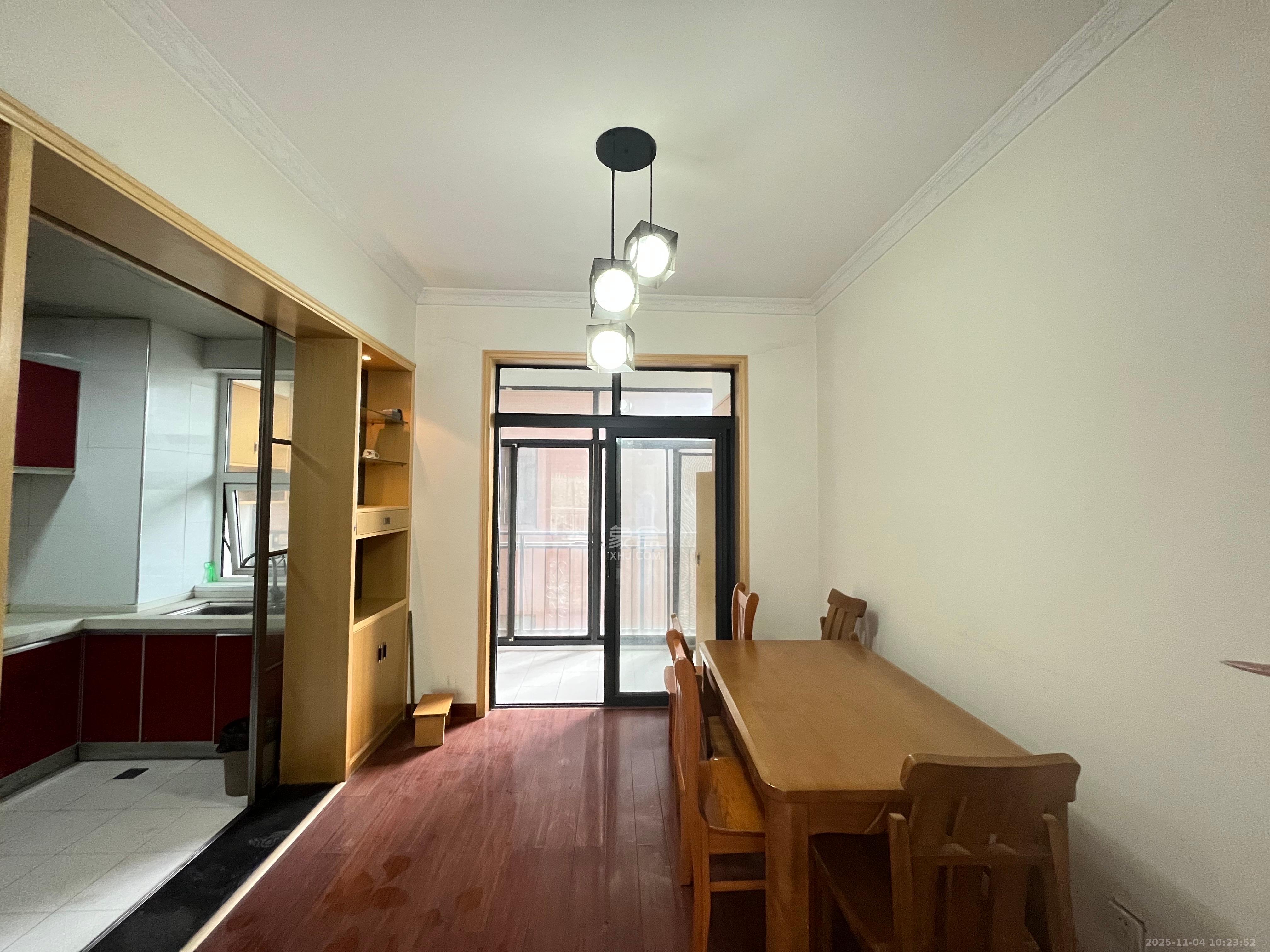 西点公园里 3室2厅2卫 2800.0元/月 西点公园里 3室2厅2卫 2800.0元/月室内图