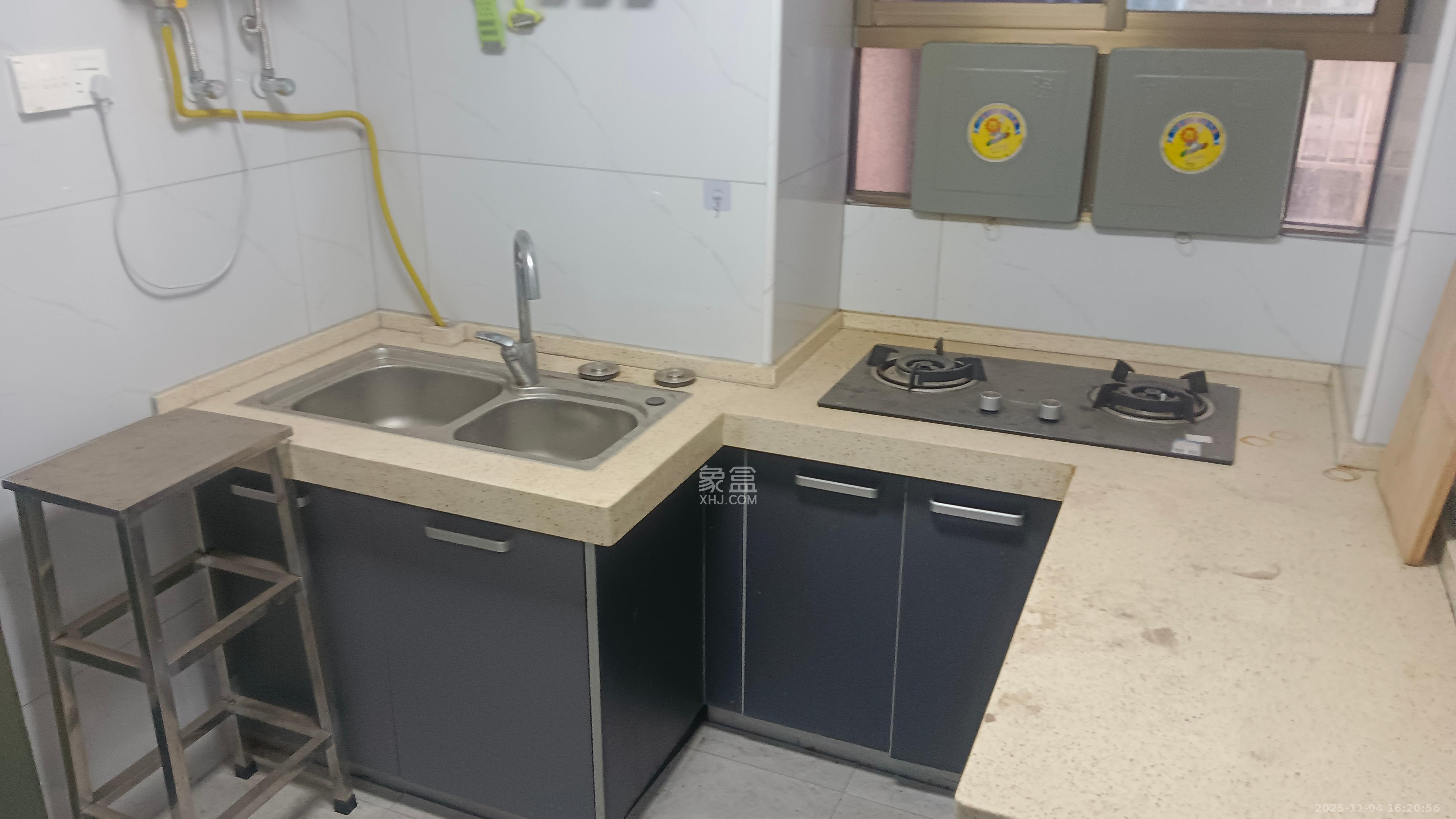 湖南省农业物资总公司宿舍  3室2厅2卫    2500.0元/月室内图