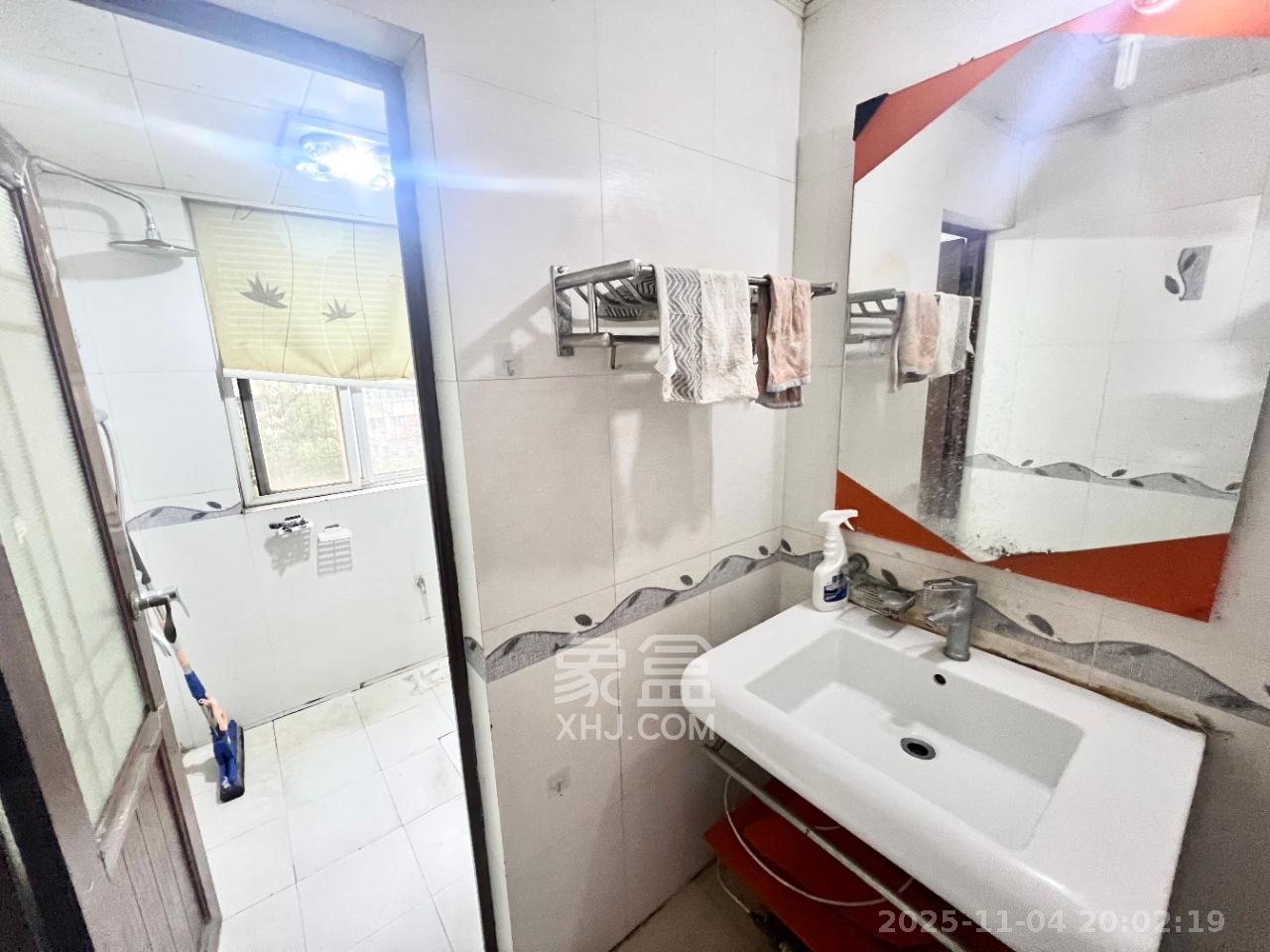 星语林名园 4室2厅2卫 2300.0元/月 星语林名园 4室2厅2卫 2300.0元/月室内图