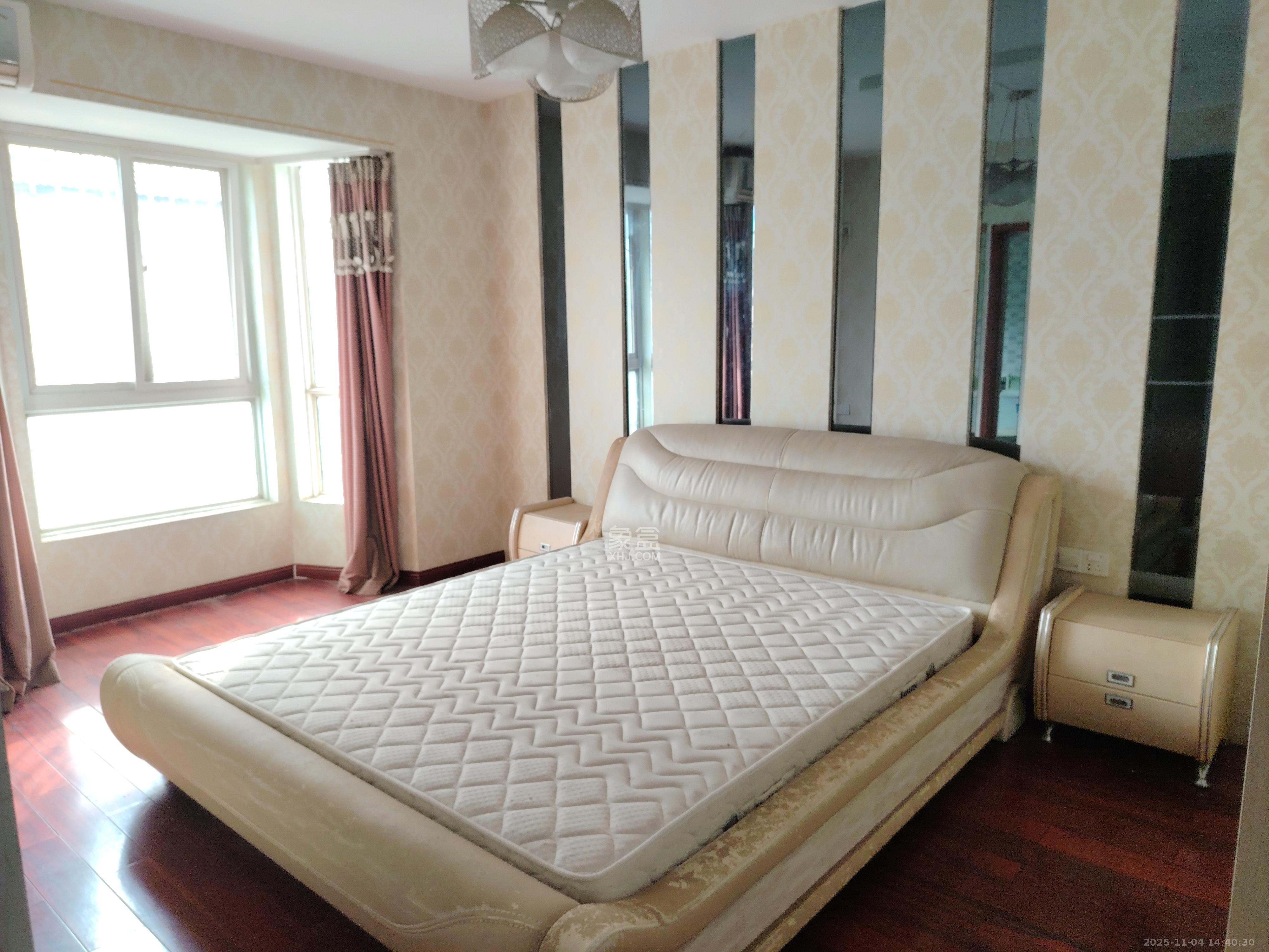 梅苑家园 3室2厅2卫 1800.0元/月 梅苑家园 3室2厅2卫 1800.0元/月室内图