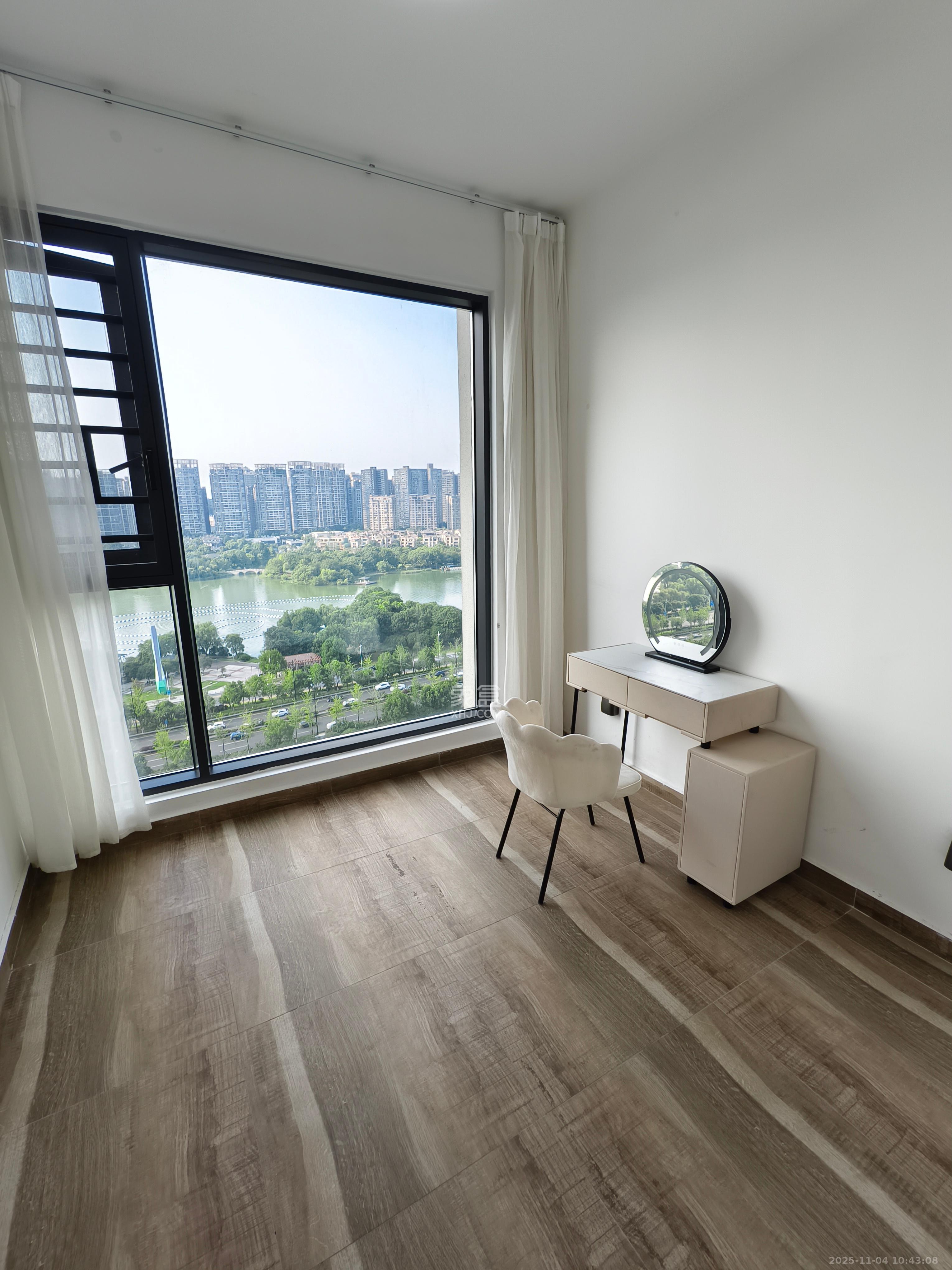 绿地V岛  1室0厅0卫    4300.0元/月 绿地V岛  1室0厅0卫    4300.0元/月室内图