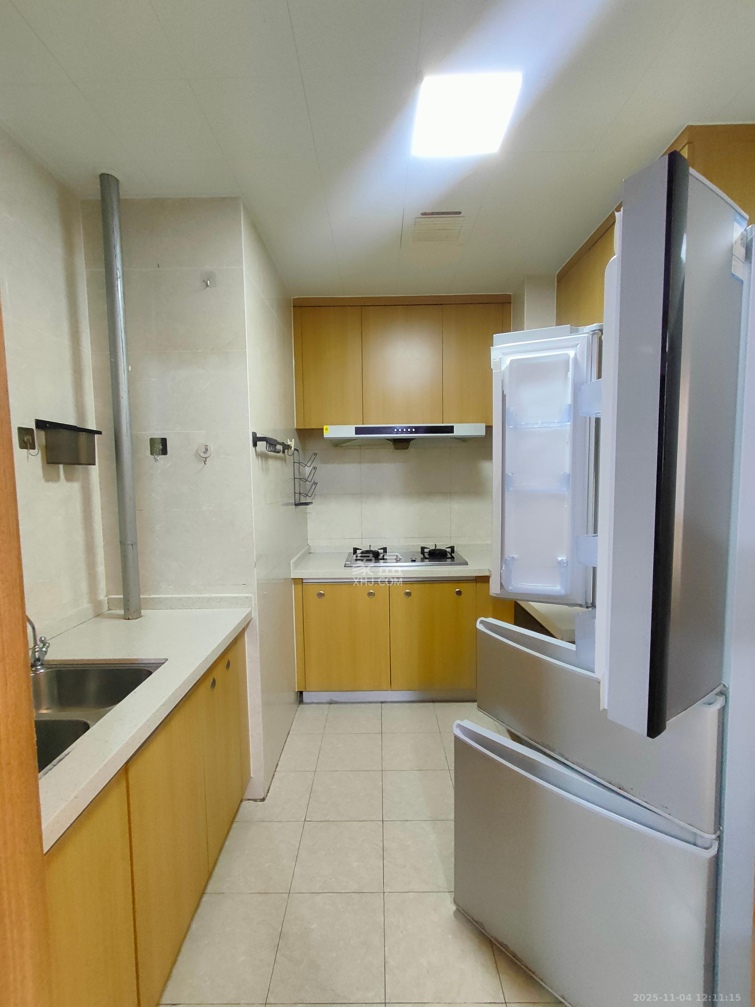 金科集美天辰  3室2厅2卫    2400.0元/月室内图