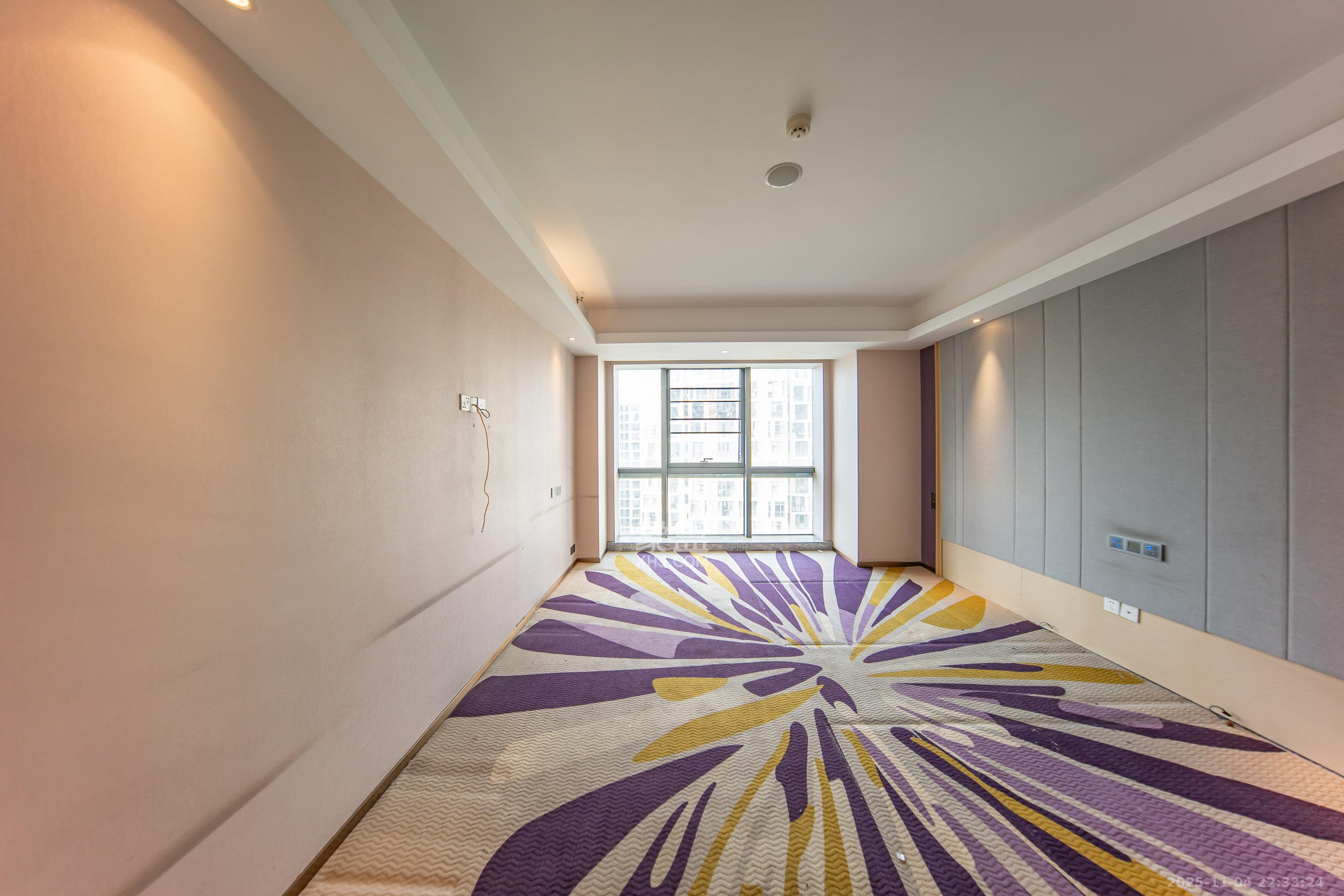 阳光100一期、四五期  1室1厅1卫    42.0万