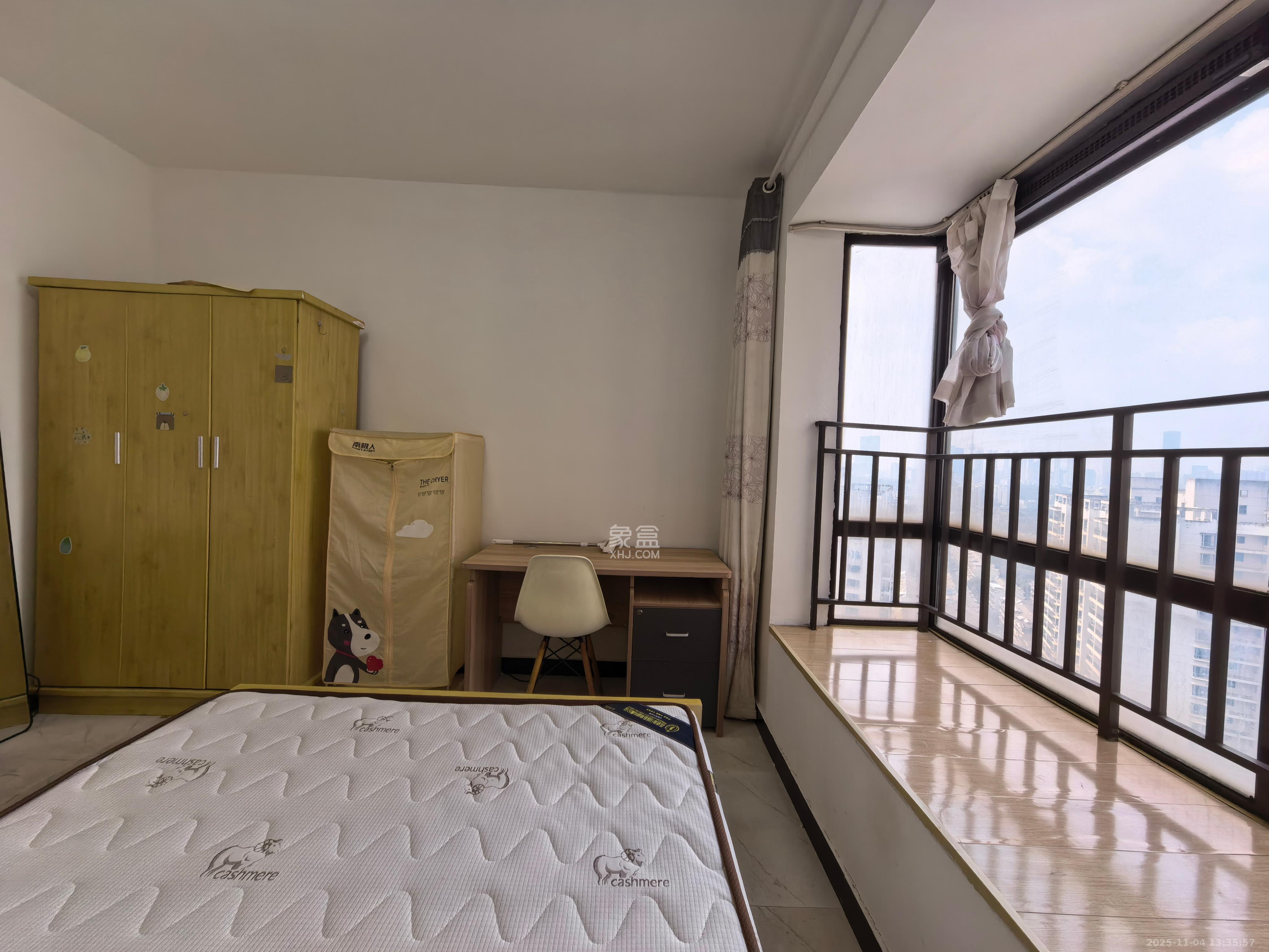 上东辛顿公寓  1室1厅1卫    1600.0元/月室内图