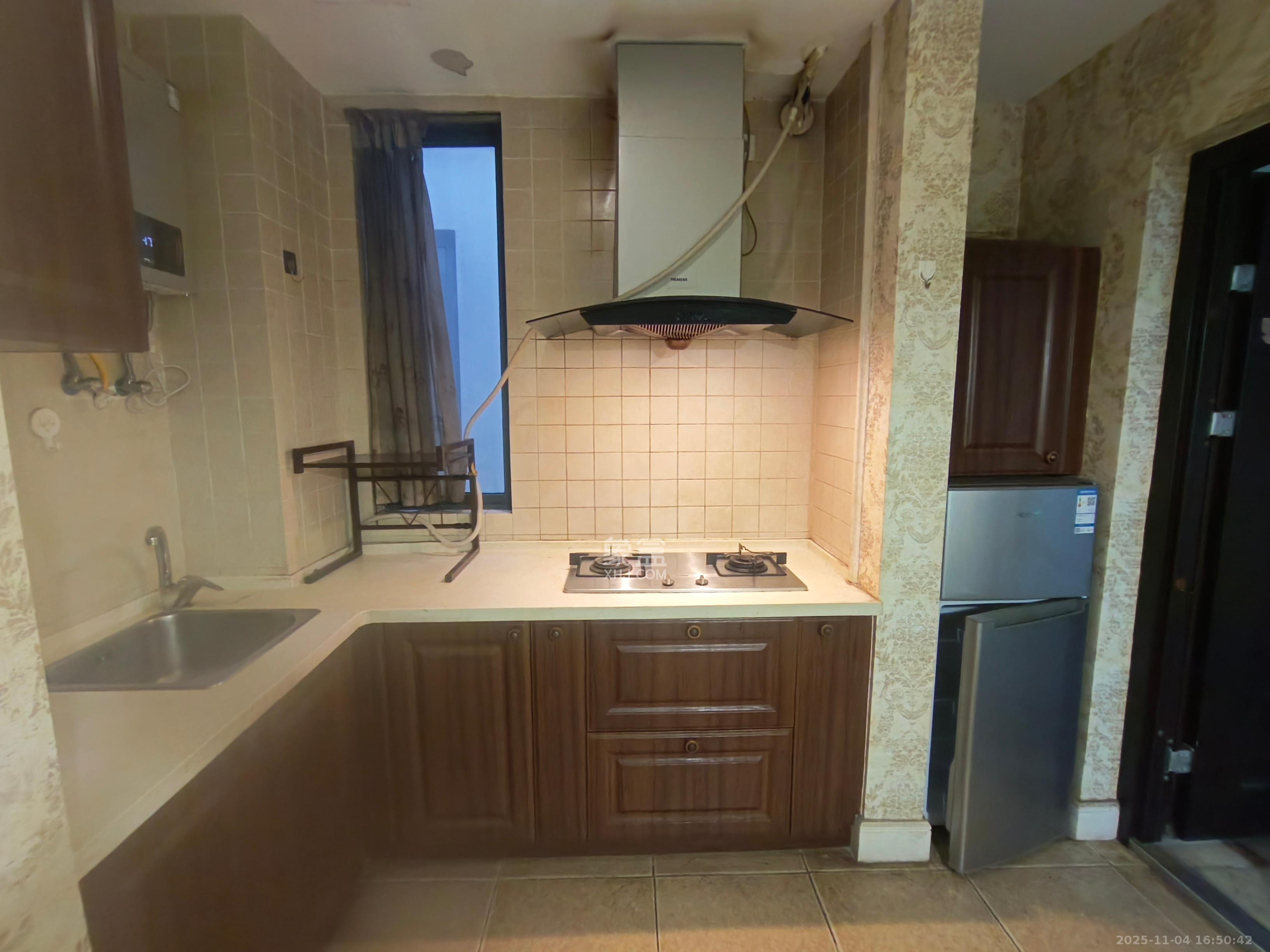 保利城（中航城国际社区、郡原美村）  1室1厅1卫    1300.0元/月