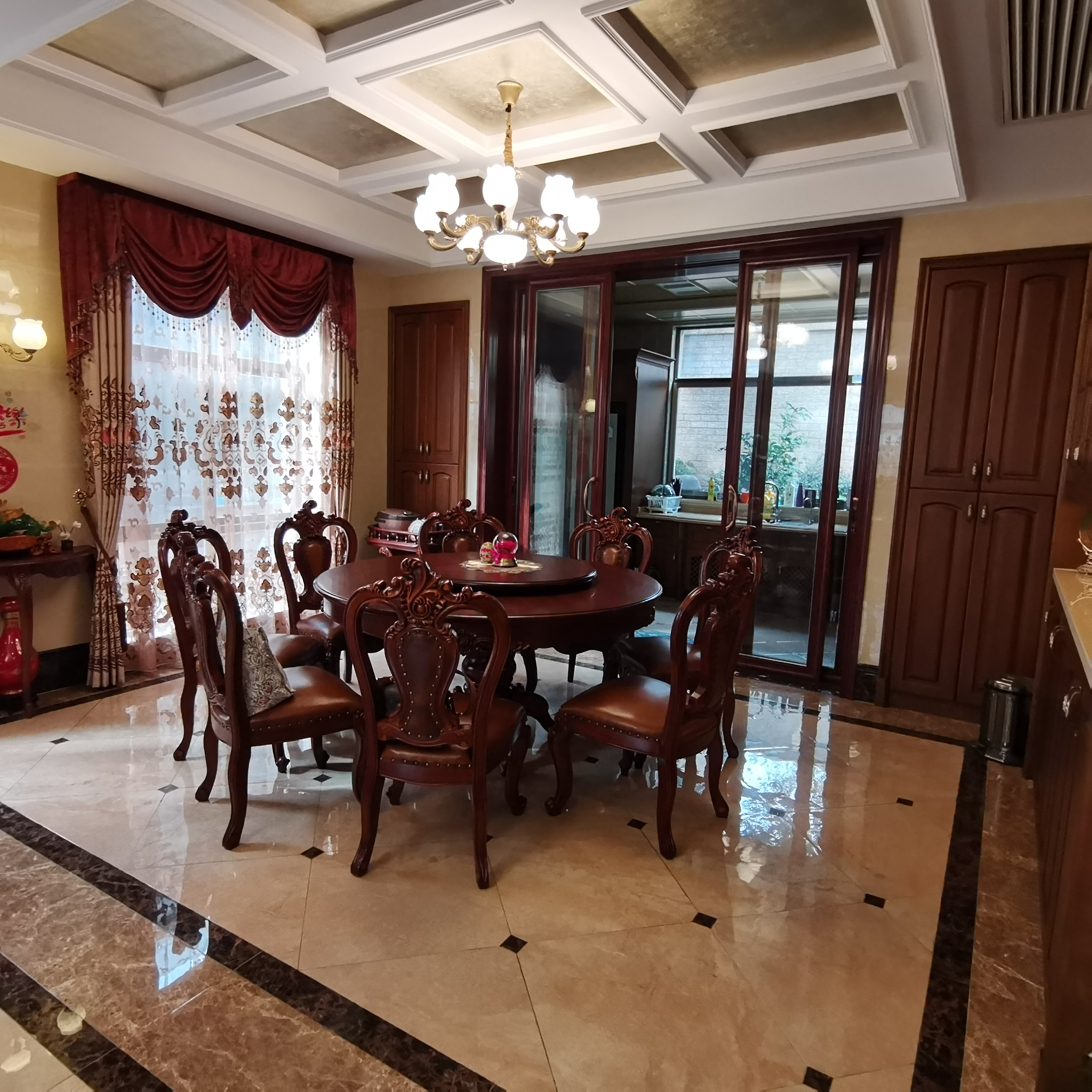 碧桂园  4室2厅3卫    418.0万客厅