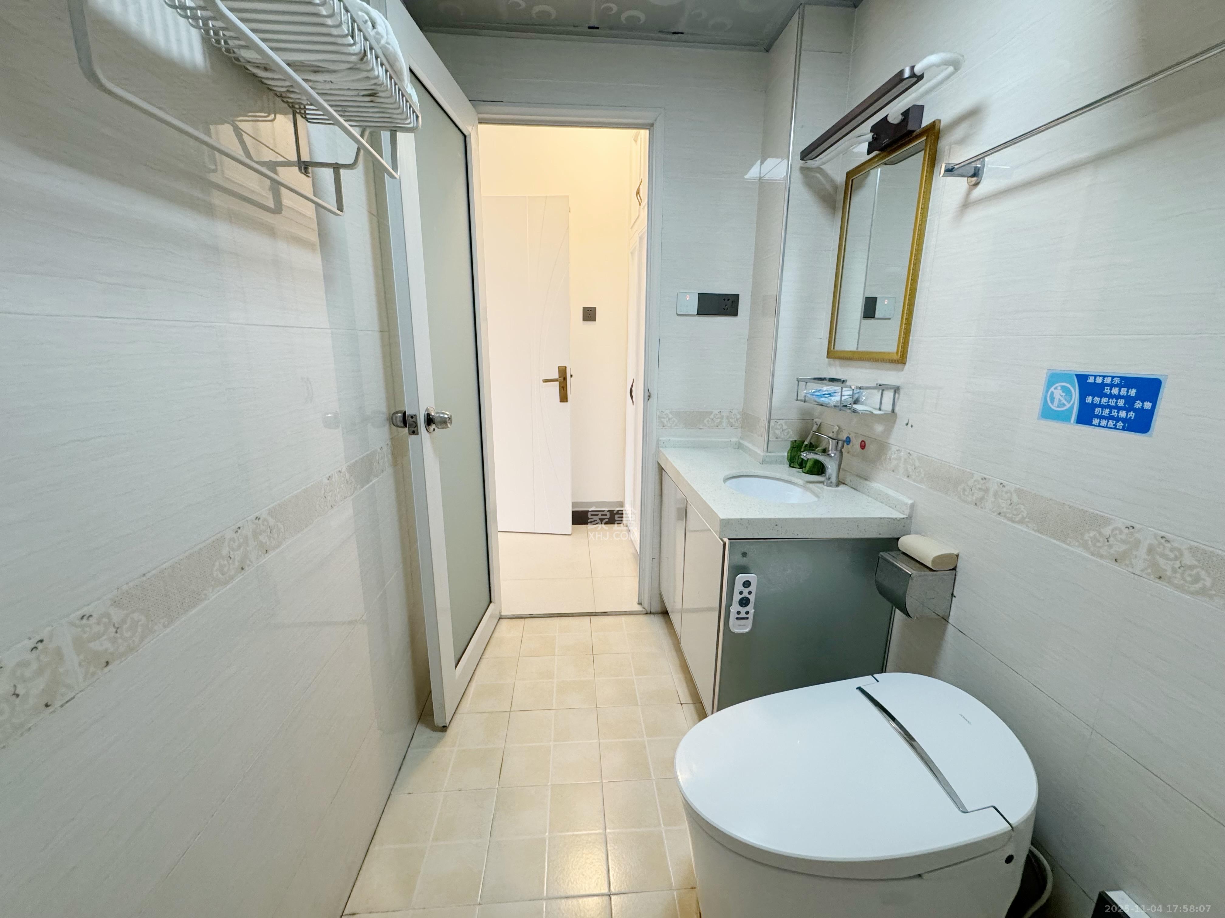 星沙教师公寓  3室2厅2卫    2800.0元/月室内图