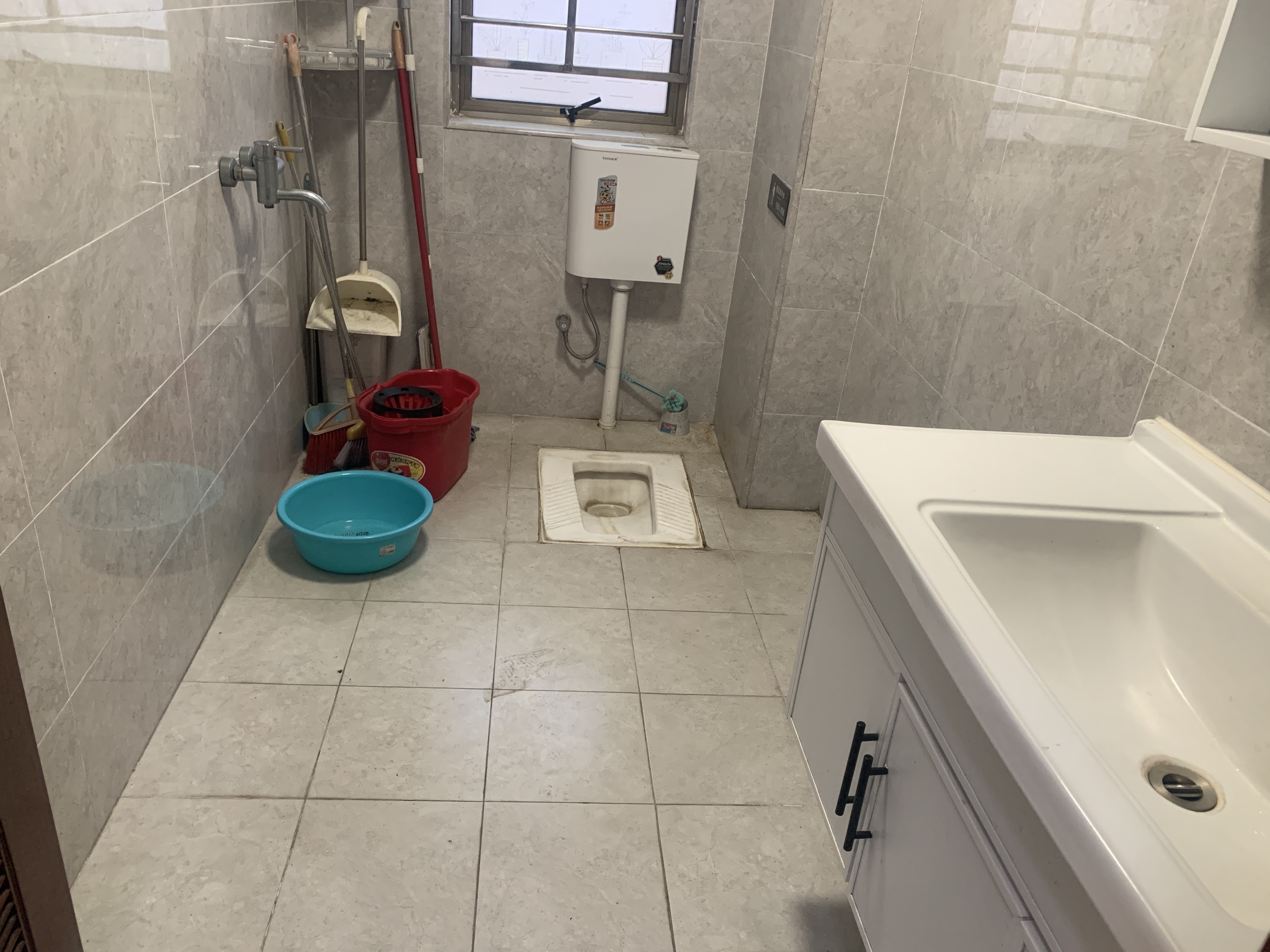 润龙花园  3室2厅2卫    3800.0元/月室内图