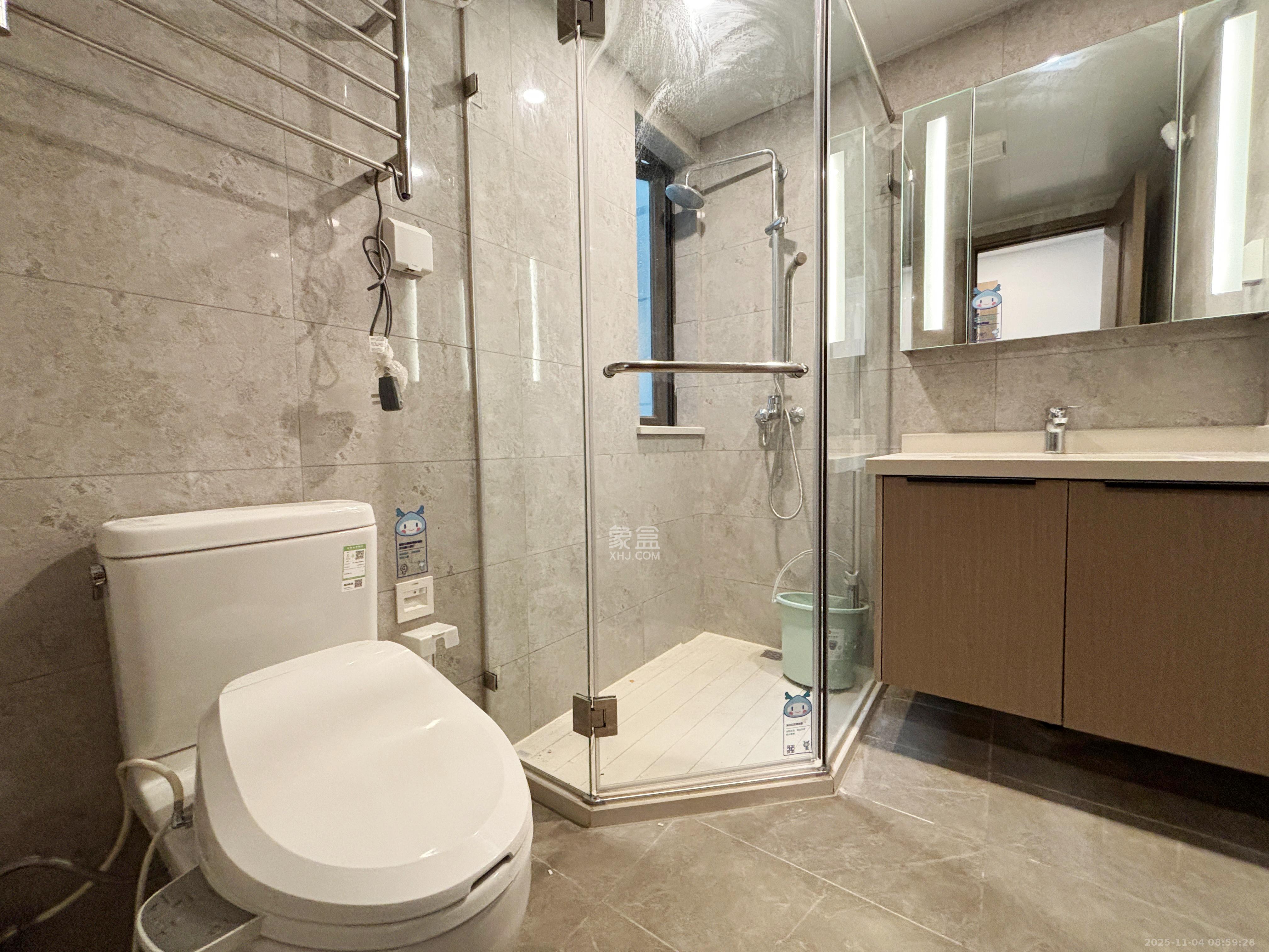 龙湖铂金中心（龙湖春江郦城）  3室2厅2卫    4600.0元/月室内图