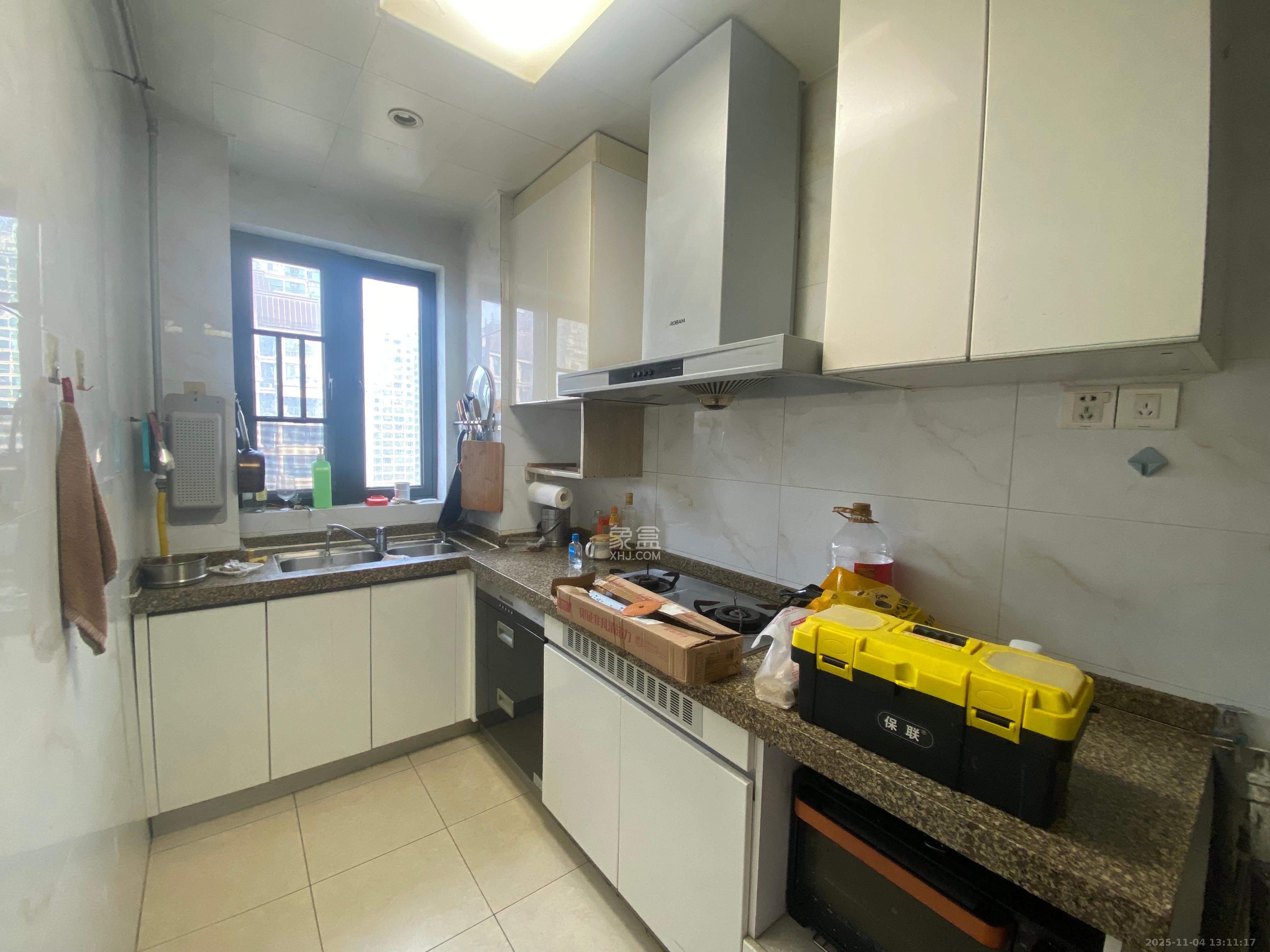 恒大国际广场  3室2厅2卫    2800.0元/月室内图