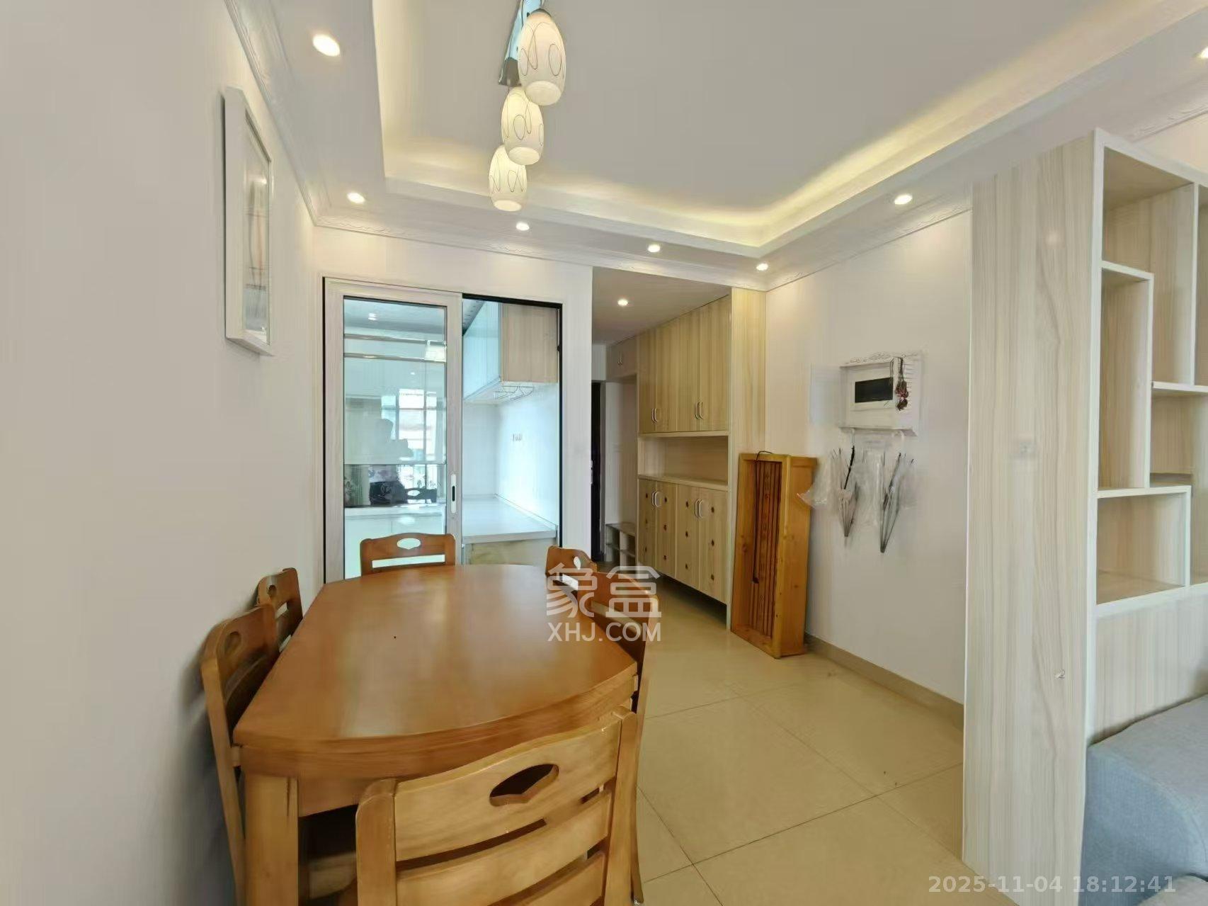 蓝光幸福满庭  2室2厅1卫    2100.0元/月室内图