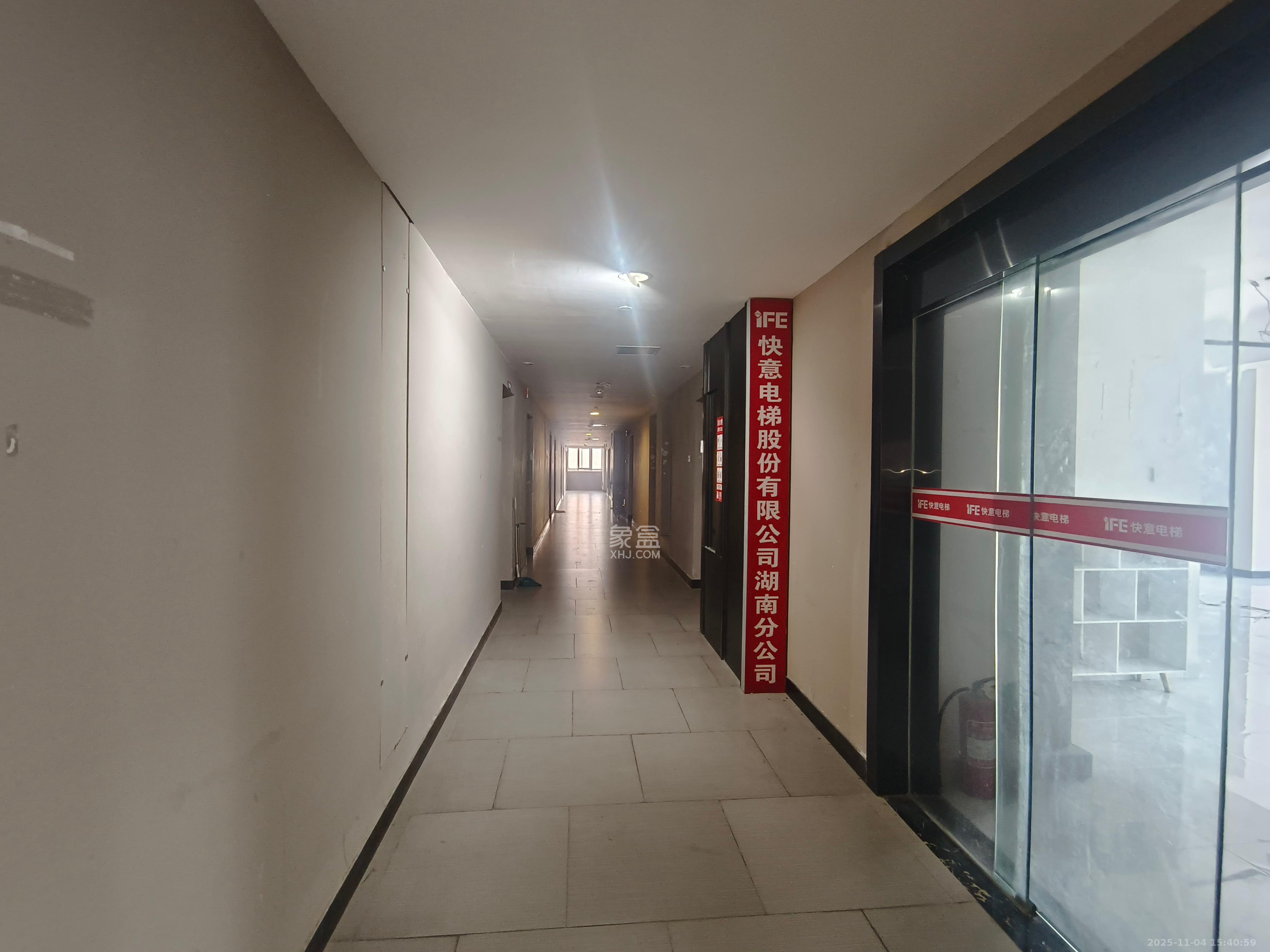 新世界广场  1室1厅1卫    7200.0元/月室内图