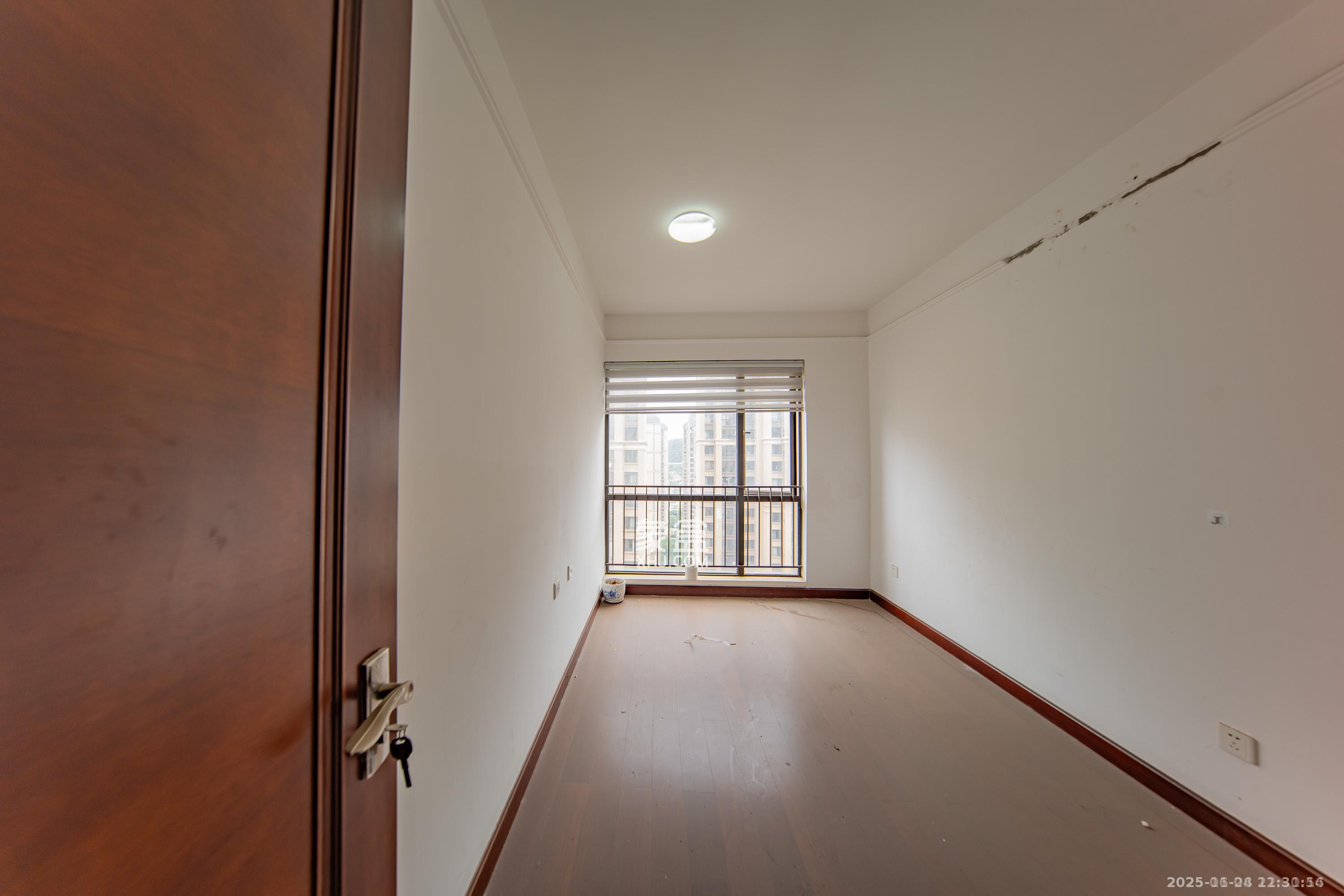 中海国际三期 4室2厅2卫 2200.0元/月 中海国际三期 4室2厅2卫 2200.0元/月室内图