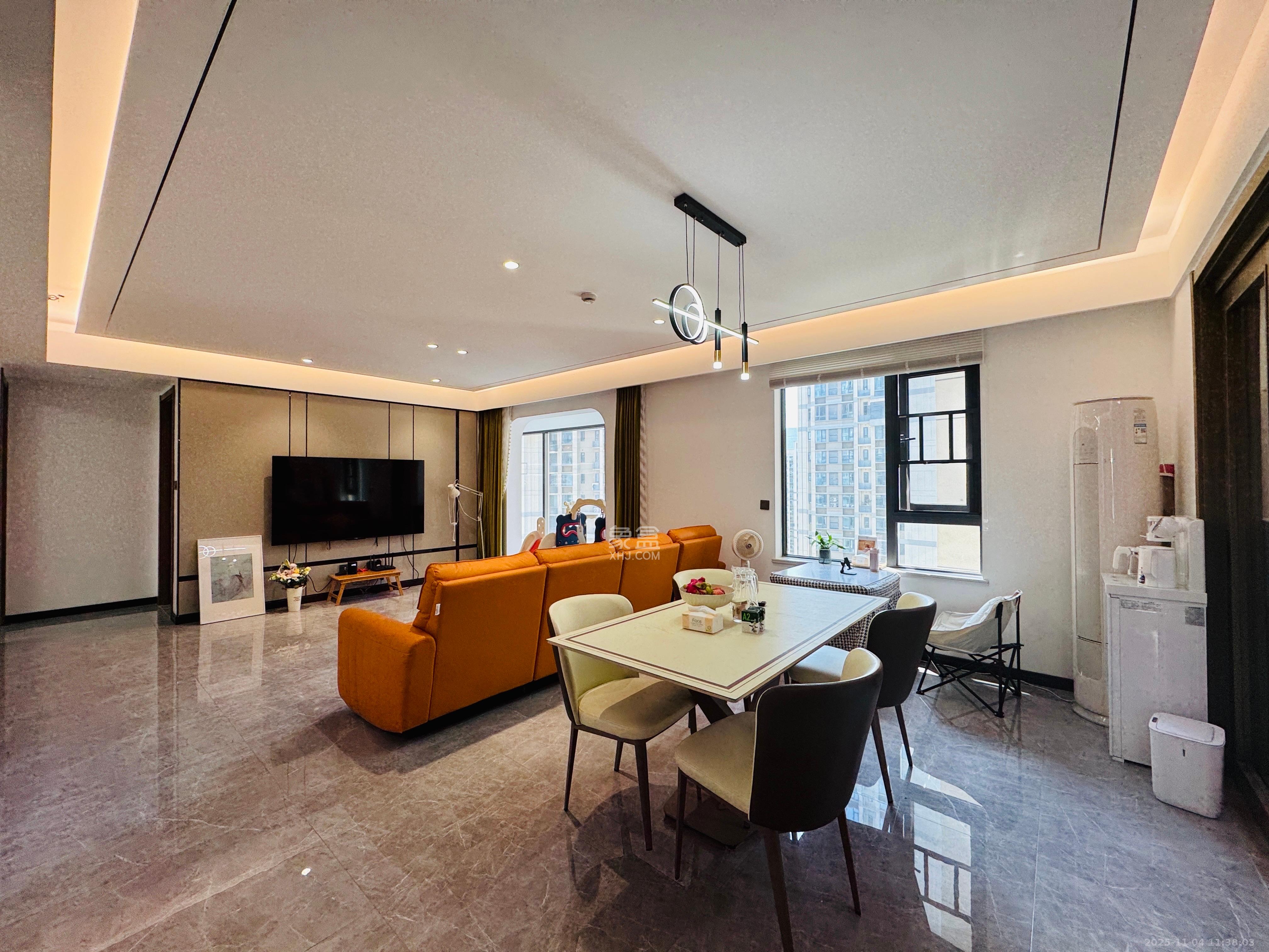 卓越中寰 4室2厅2卫 6500.0元/月 卓越中寰 4室2厅2卫 6500.0元/月室内图