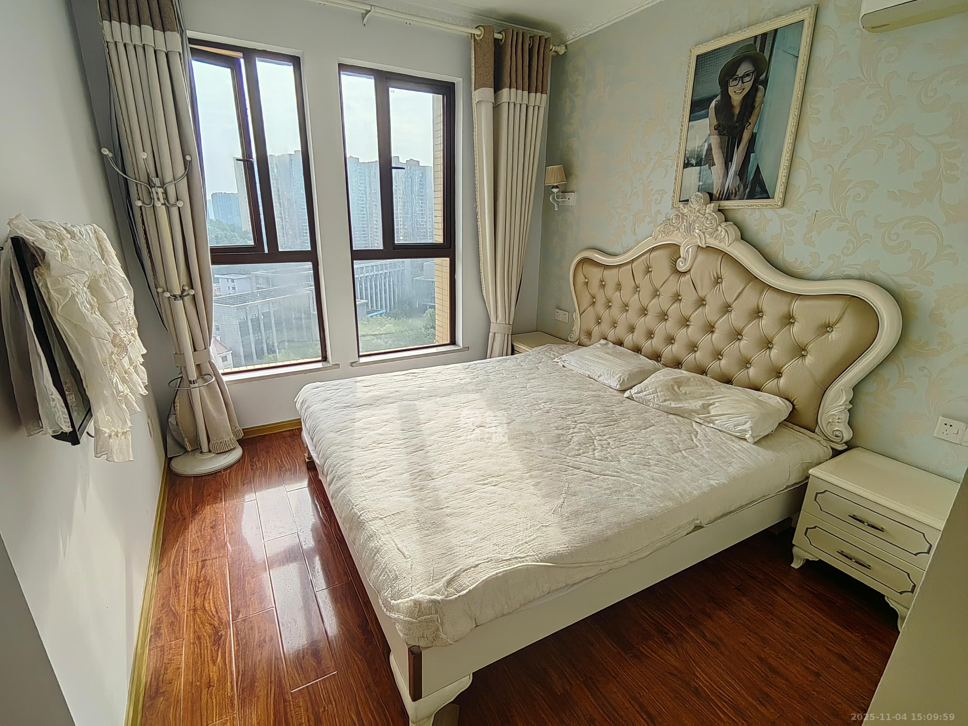 欧莱雅郡  2室1厅1卫    1800.0元/月室内图