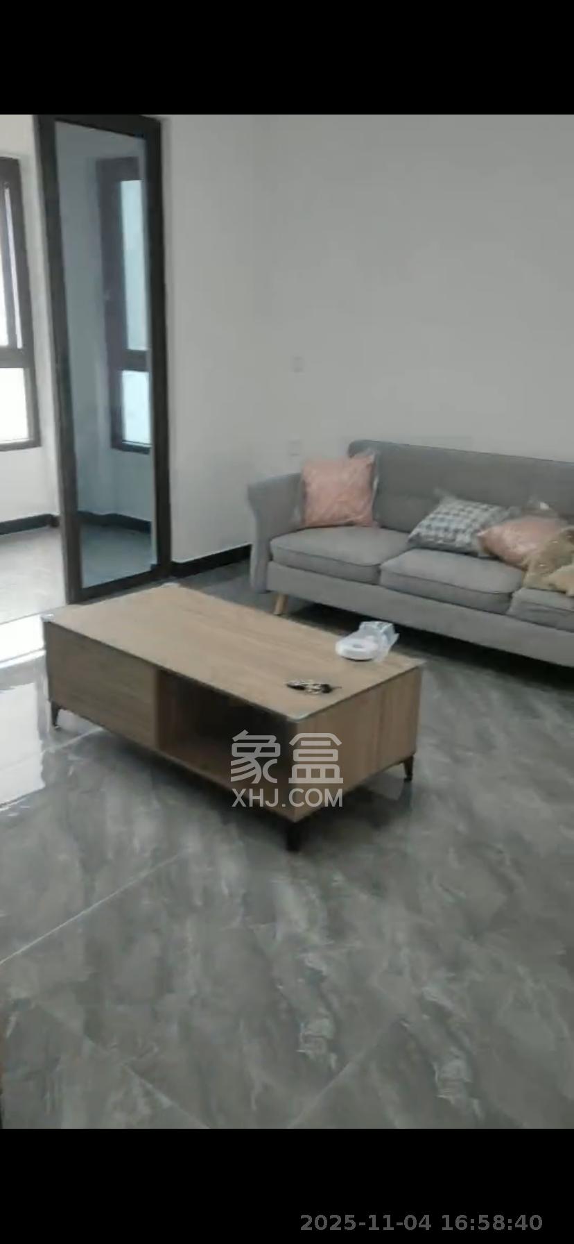 山语城三期  4室1厅1卫    2500.0元/月