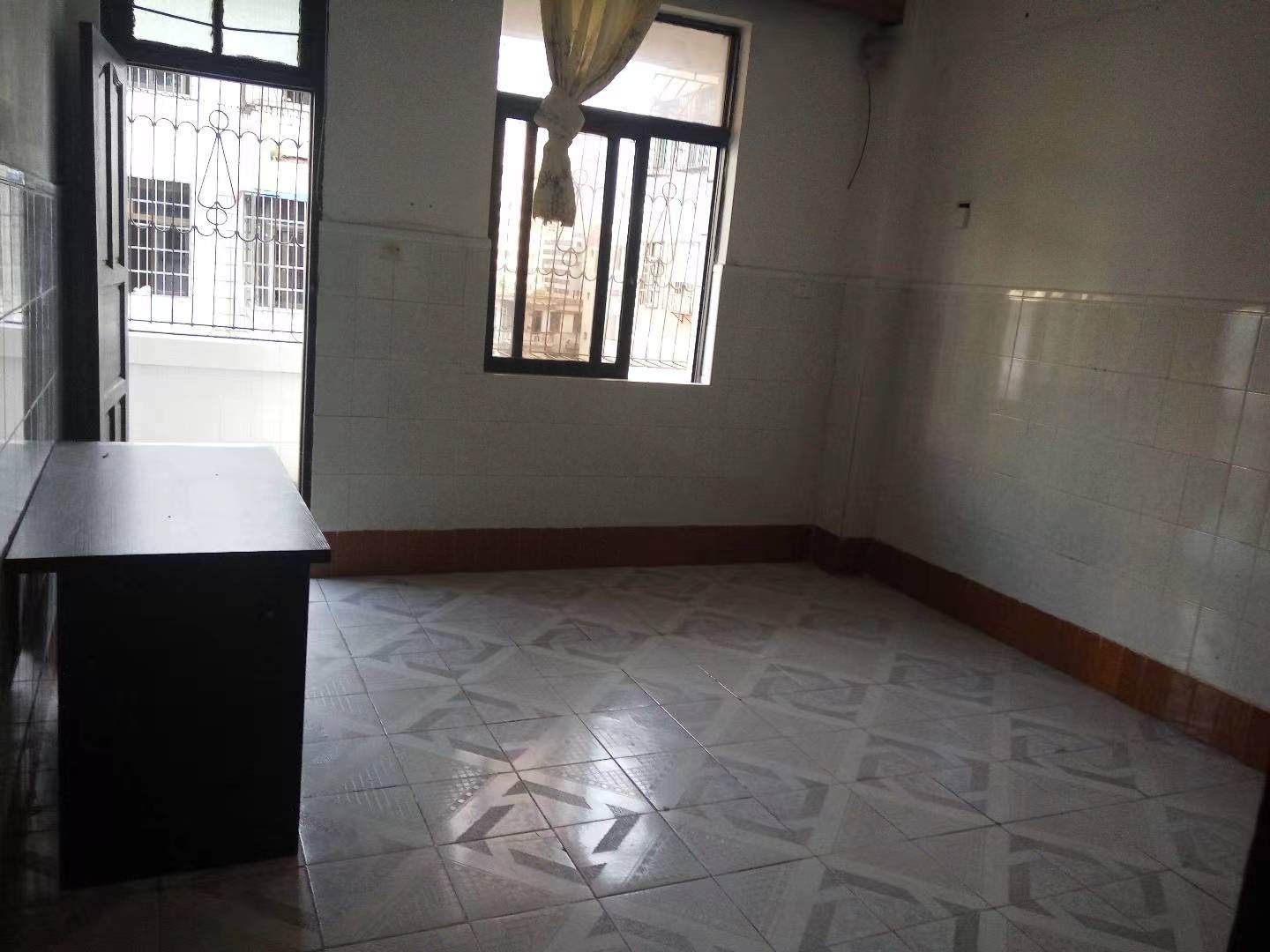 新华印刷厂宿舍（建国路7号）  3室2厅2卫    1700.0元/月室内图