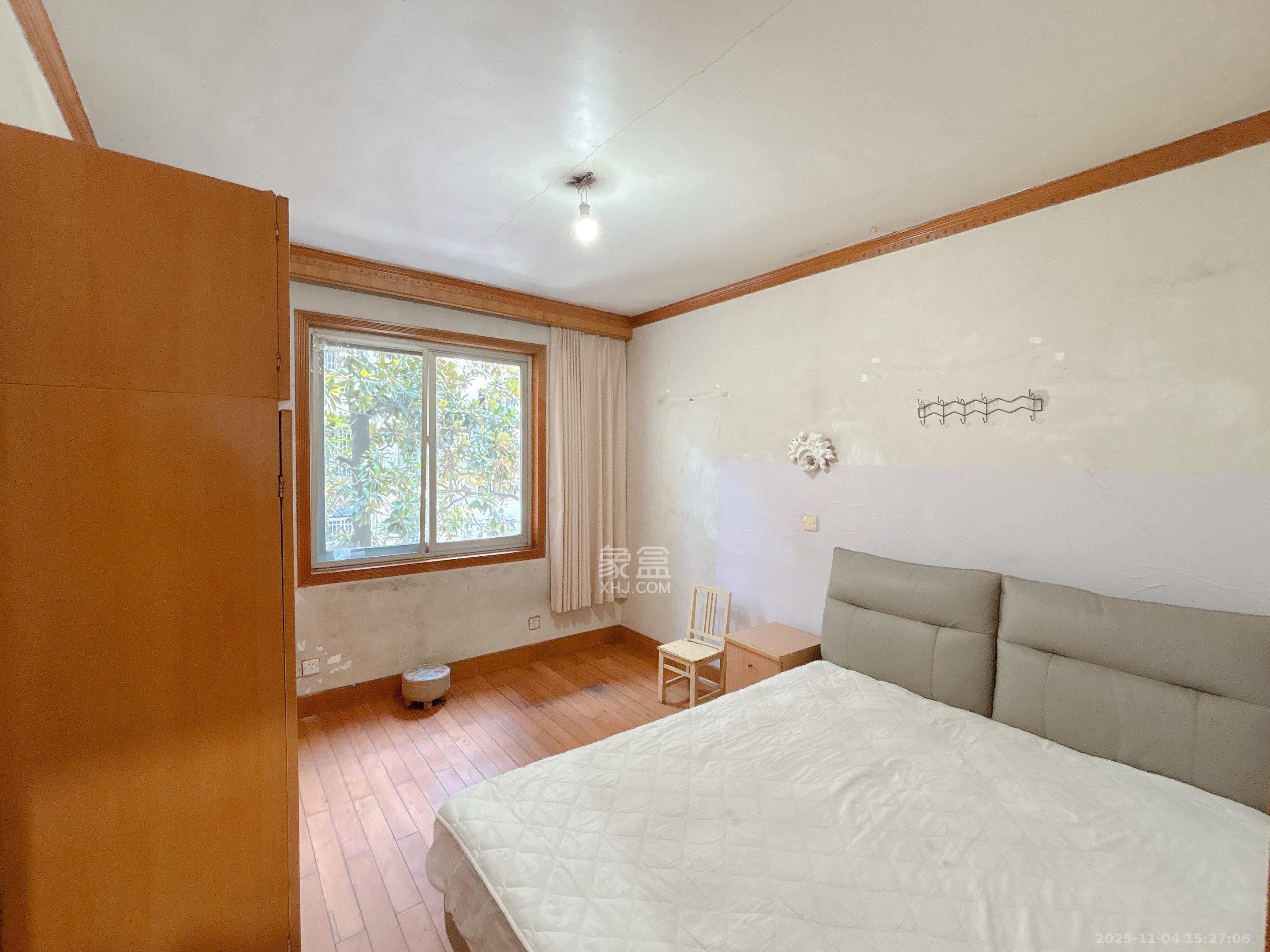 油铺街社区人造板厂宿舍  3室2厅1卫    2400.0元/月室内图