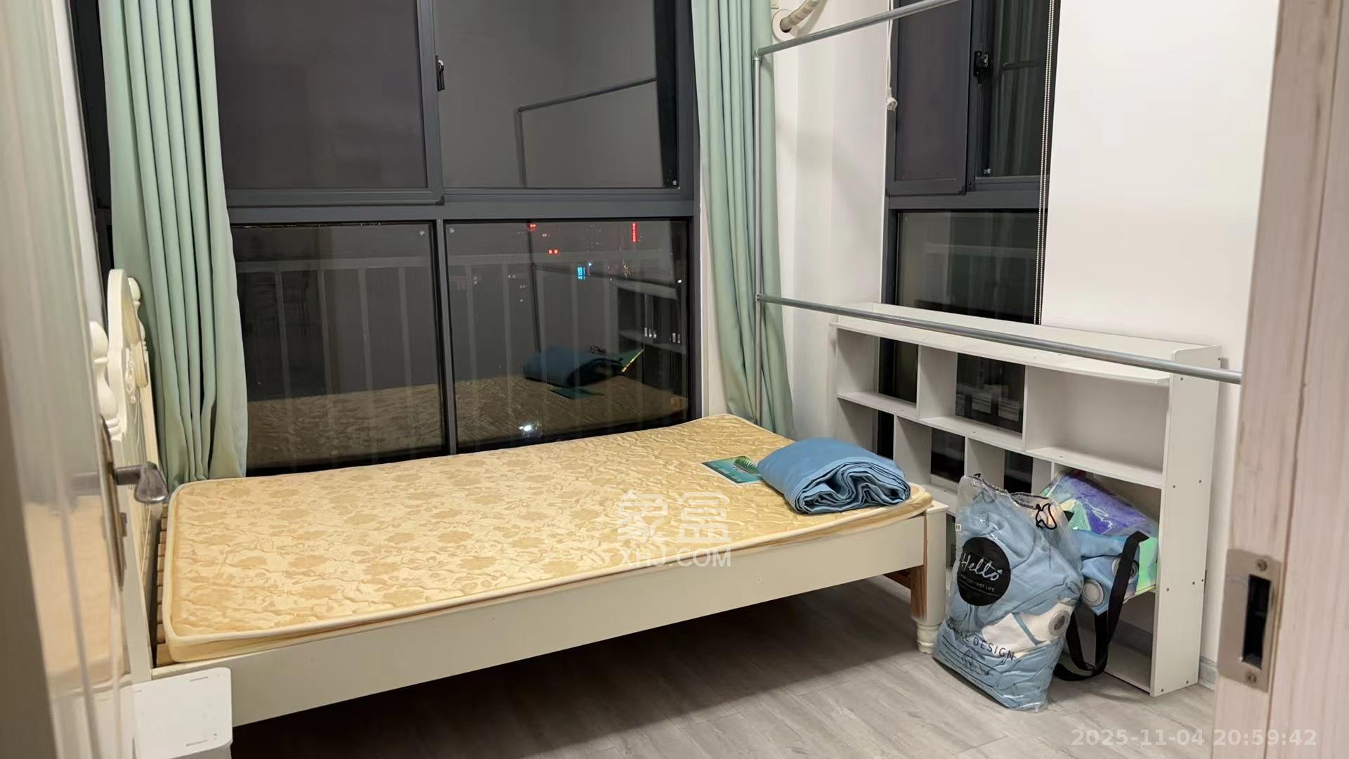 荣盛花语书苑 3室2厅1卫 2800.0元/月 荣盛花语书苑 3室2厅1卫 2800.0元/月室内图