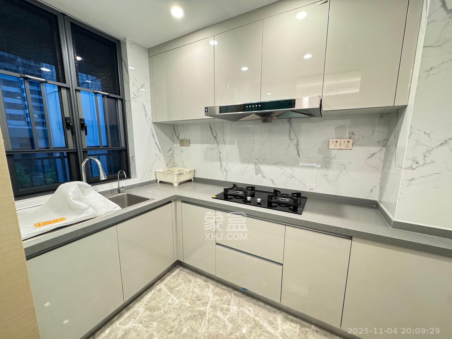 复地滨江金融中心  4室1厅2卫    4500.0元/月室内图