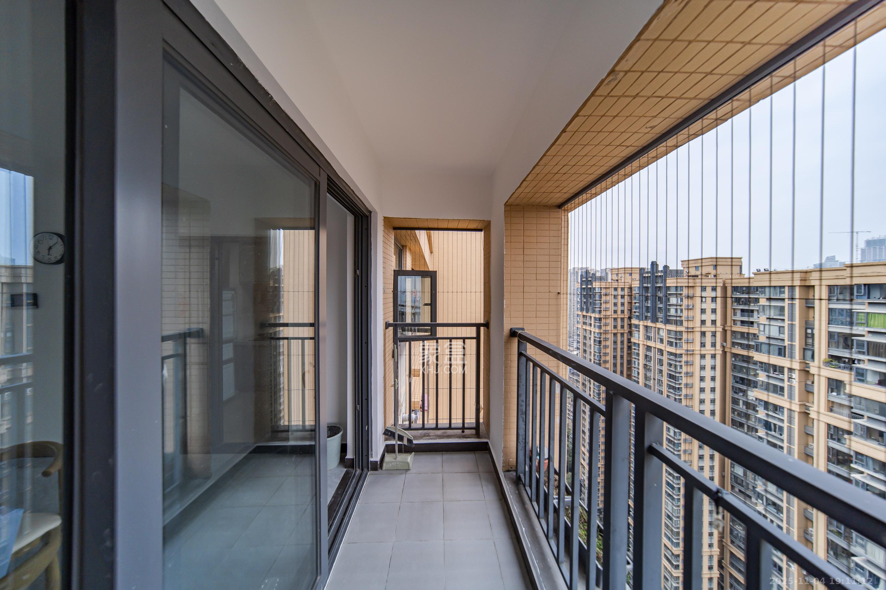 天健城 4室2厅2卫 210.0万 天健城 4室2厅2卫 210.0万阳台