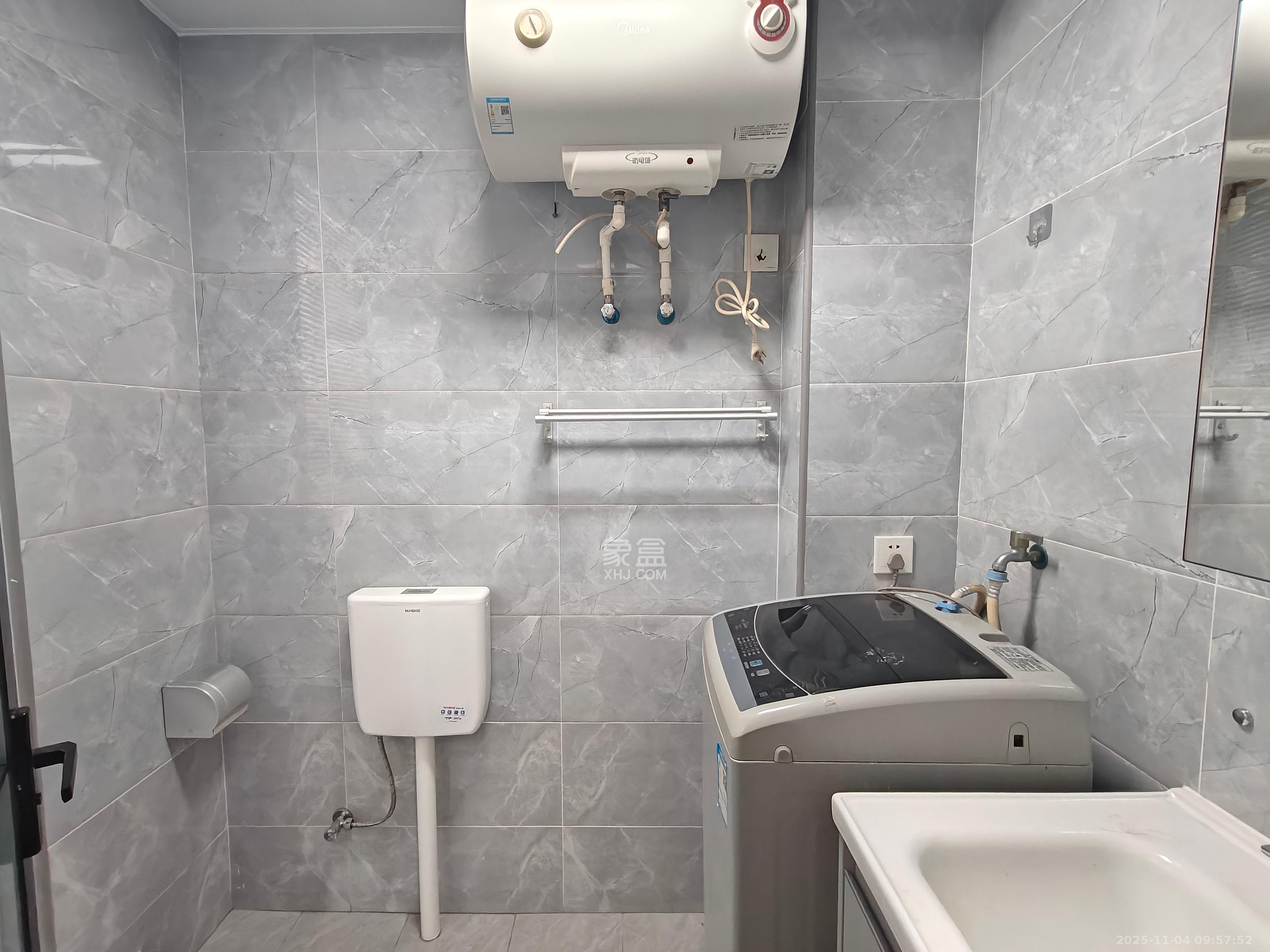 新世界广场  1室1厅1卫    1400.0元/月室内图