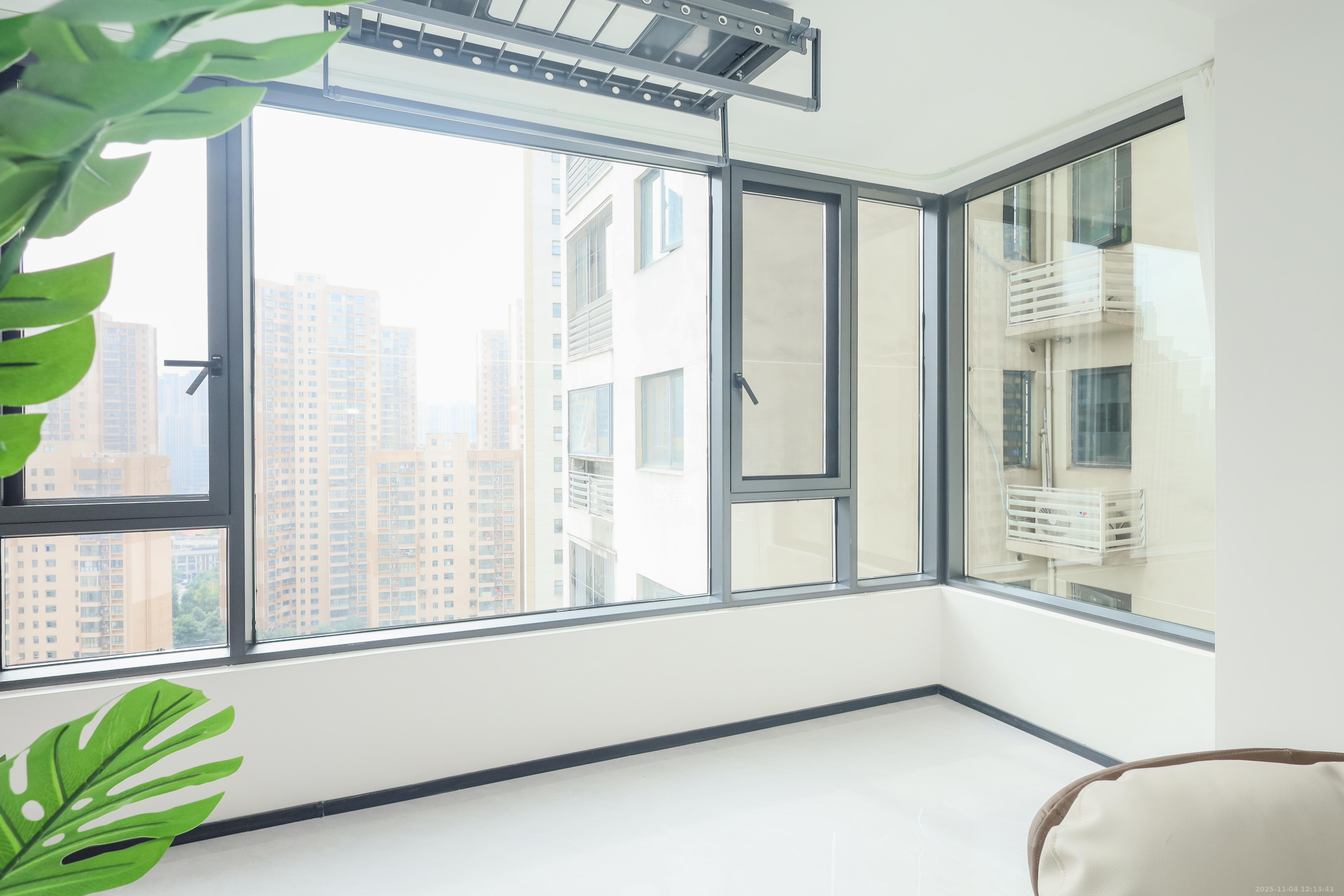 好莱城（弘德西街）  4室2厅2卫    132.8万阳台