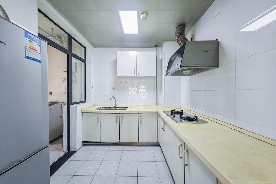 融科东南海 3室2厅1卫 88.0万 融科东南海 3室2厅1卫 88.0万厨房