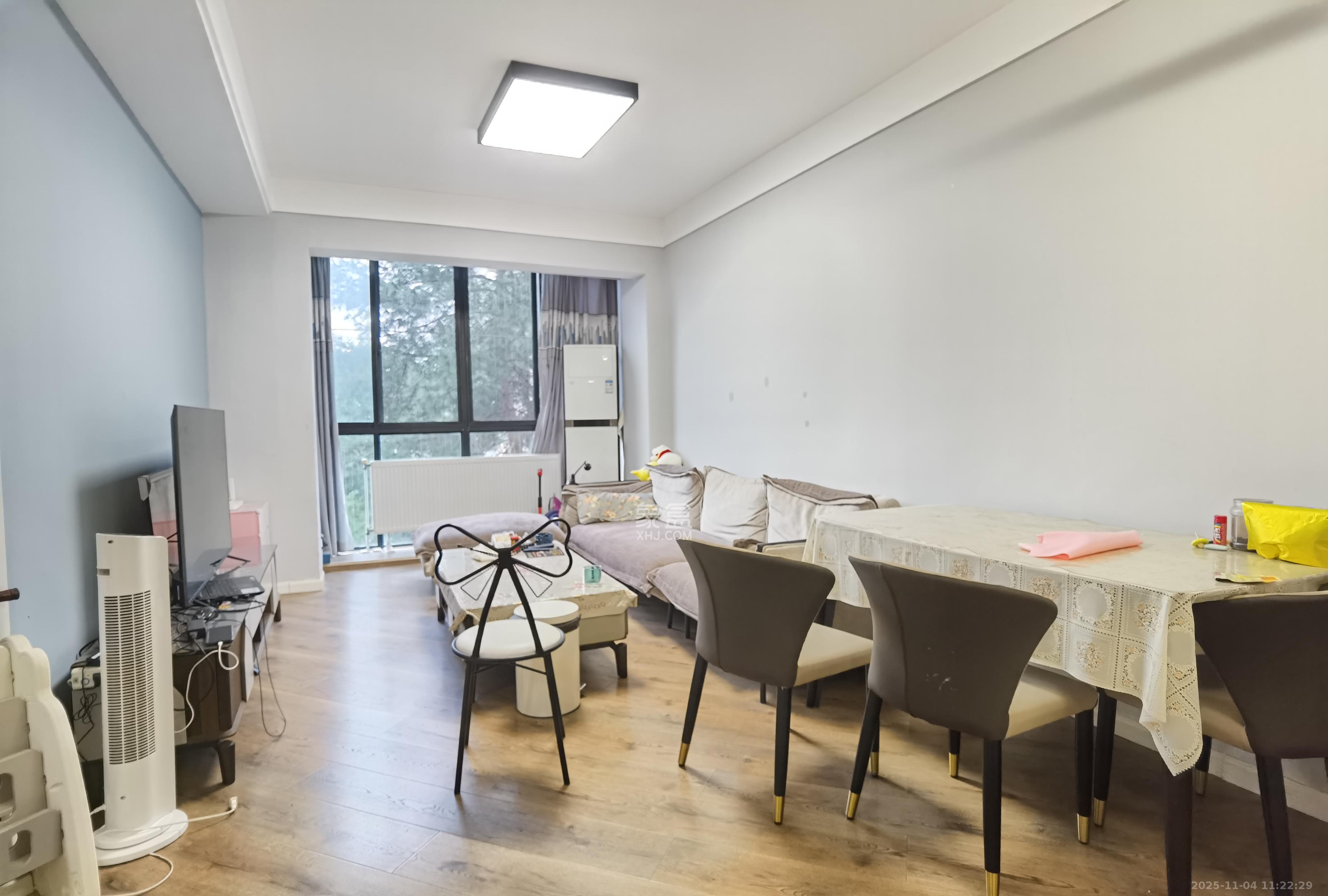 城市森林 2室2厅1卫 3200.0元/月 城市森林 2室2厅1卫 3200.0元/月室内图