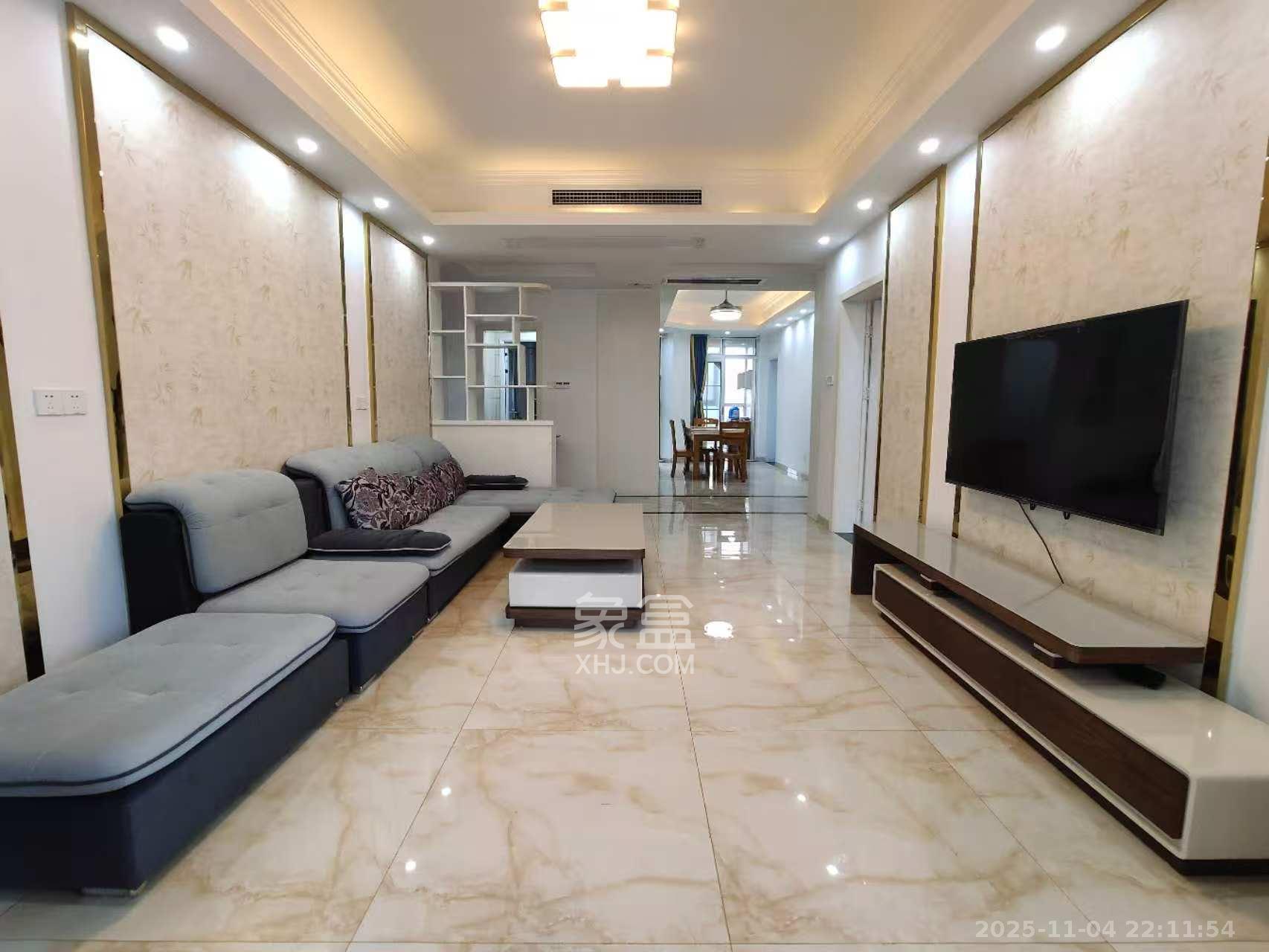 达美溪湖湾 4室2厅2卫 4500.0元/月 达美溪湖湾 4室2厅2卫 4500.0元/月室内图