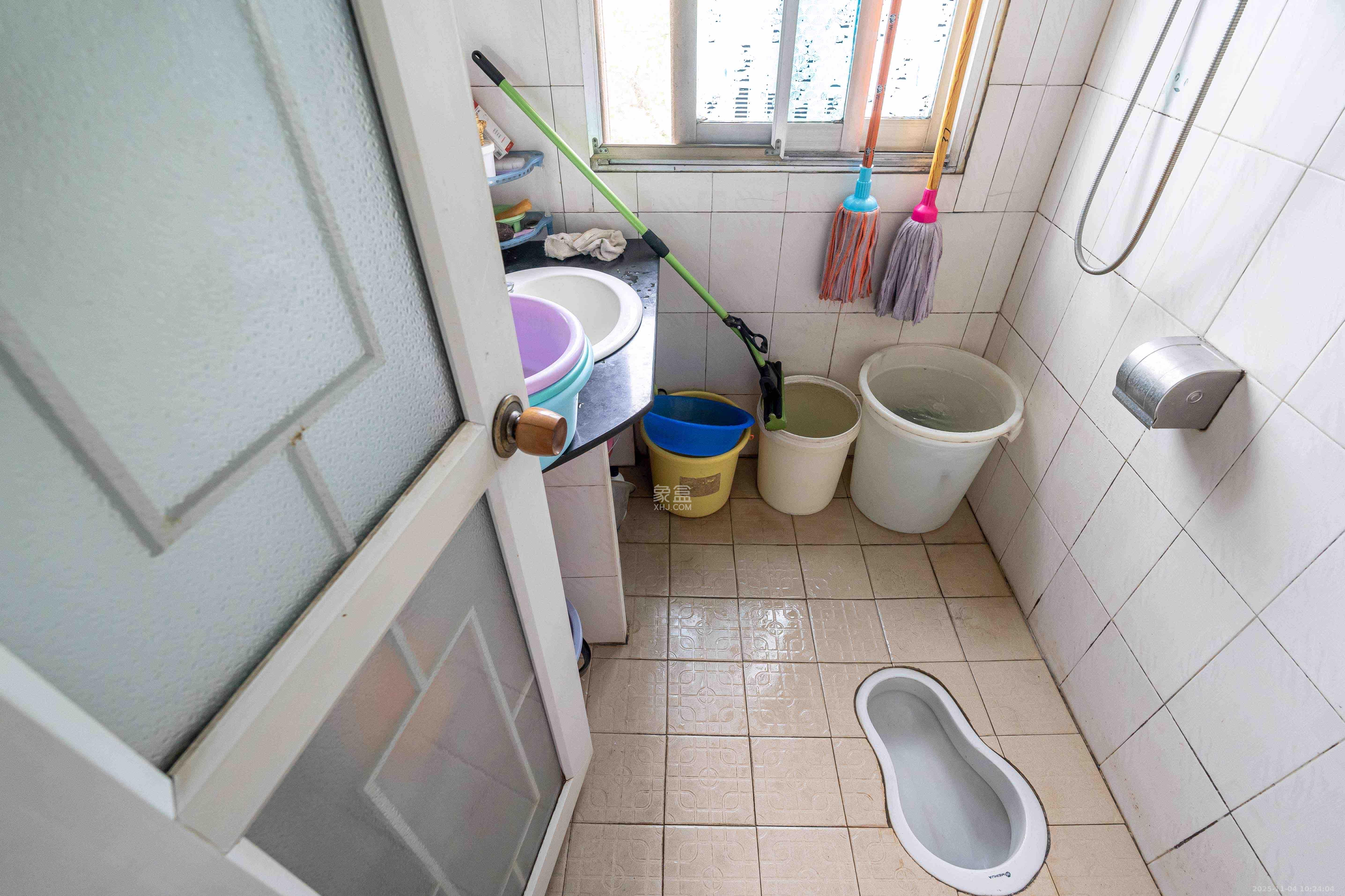 万发客车厂宿舍(万发宿舍) 3室2厅1卫 1100.0元/月 万发客车厂宿舍(万发宿舍) 3室2厅1卫 1100.0元/月室内图