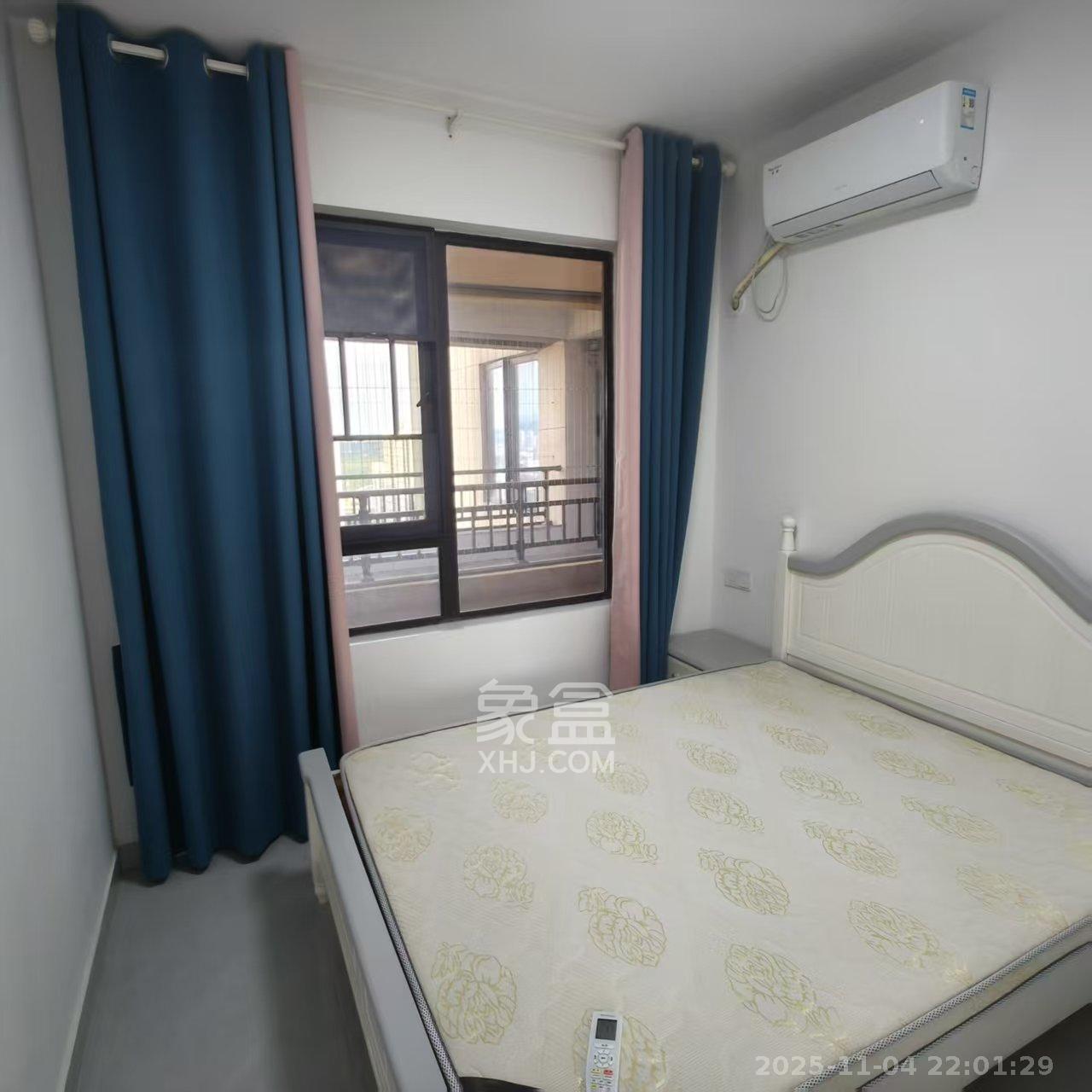 绿地海外滩二期  3室2厅2卫    2000.0元/月室内图