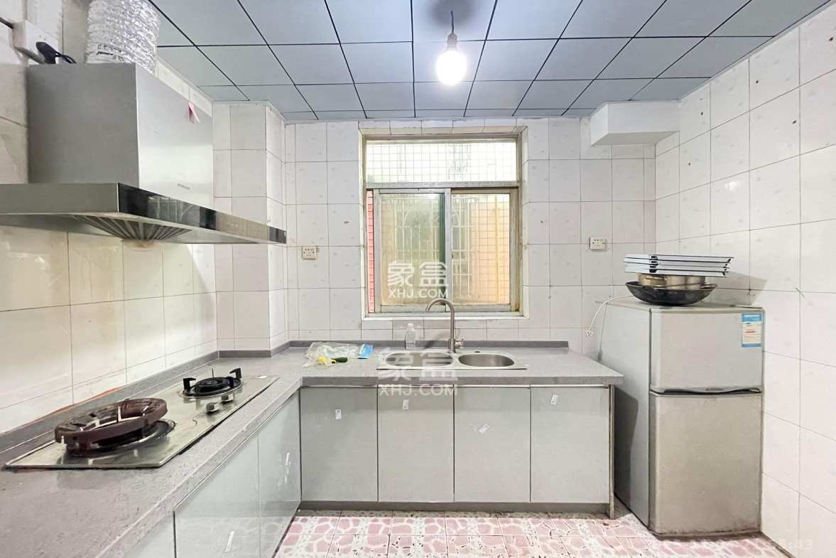 黄泥岭社区 2室2厅1卫 1800.0元/月 黄泥岭社区 2室2厅1卫 1800.0元/月室内图