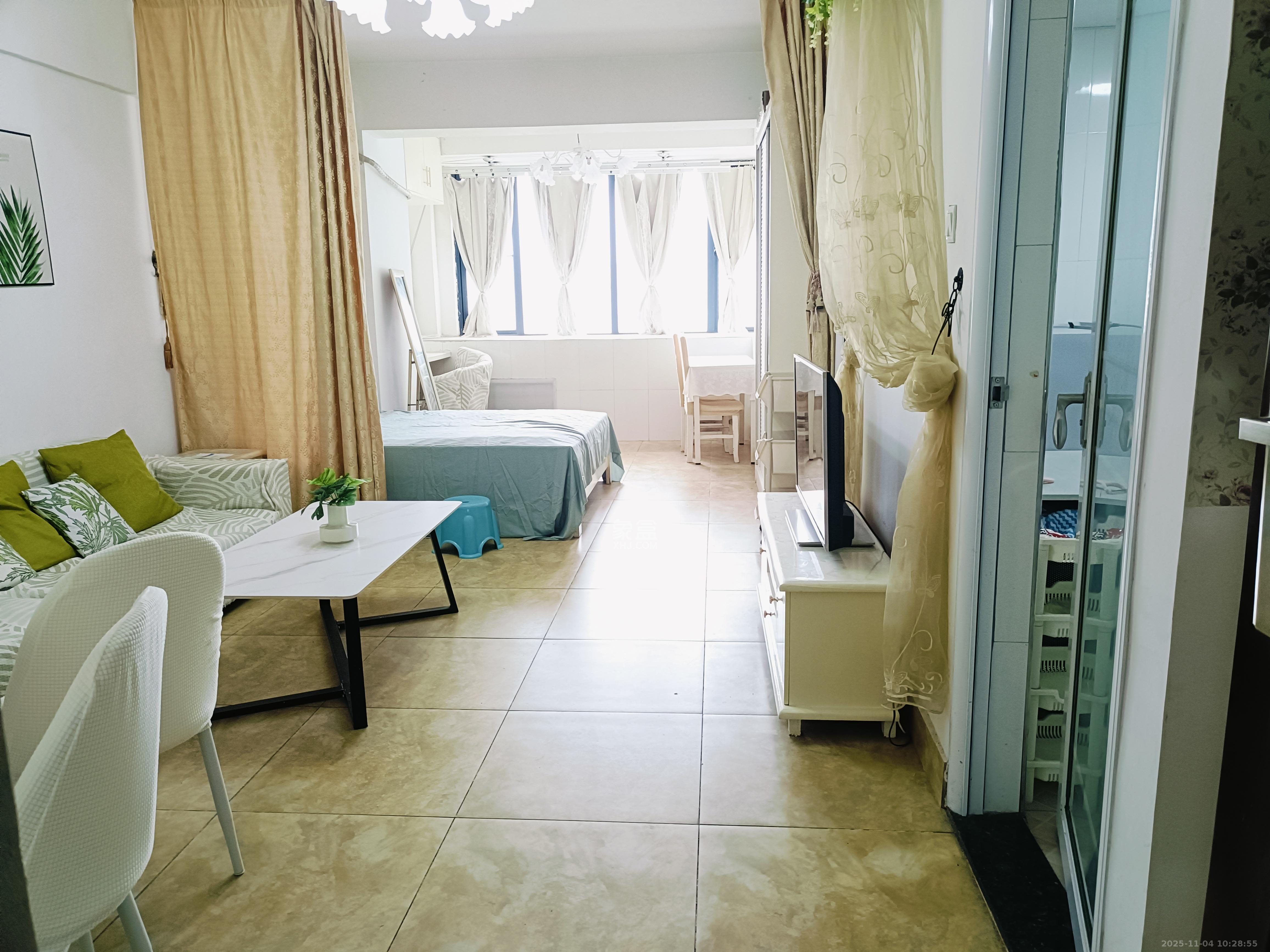 观园国际公寓  1室1厅1卫    1900.0元/月室内图