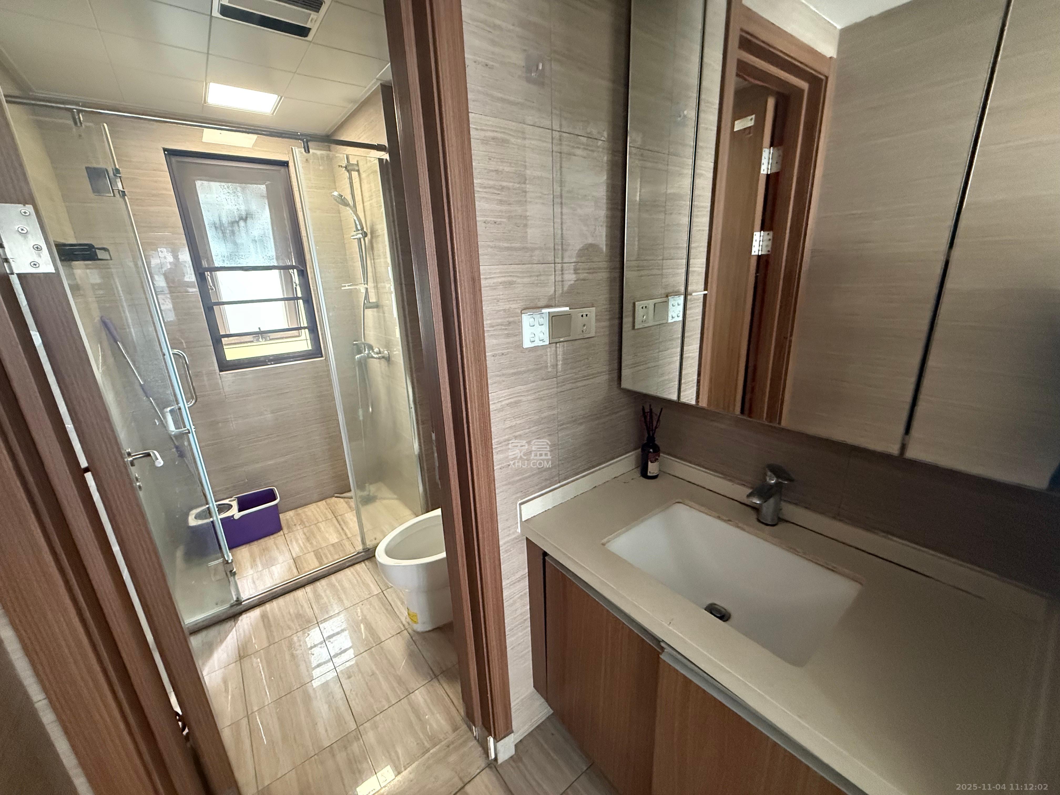 阳光城尚东湾蜜桃园  4室2厅2卫    2800.0元/月室内图