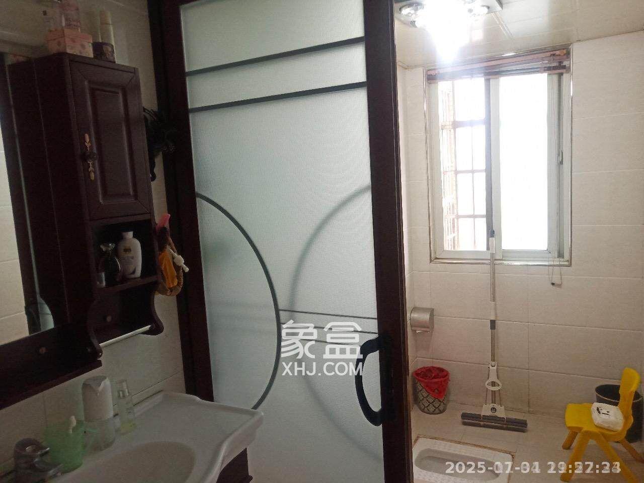 紫晶城 3室2厅2卫 1800.0元/月 紫晶城 3室2厅2卫 1800.0元/月室内图