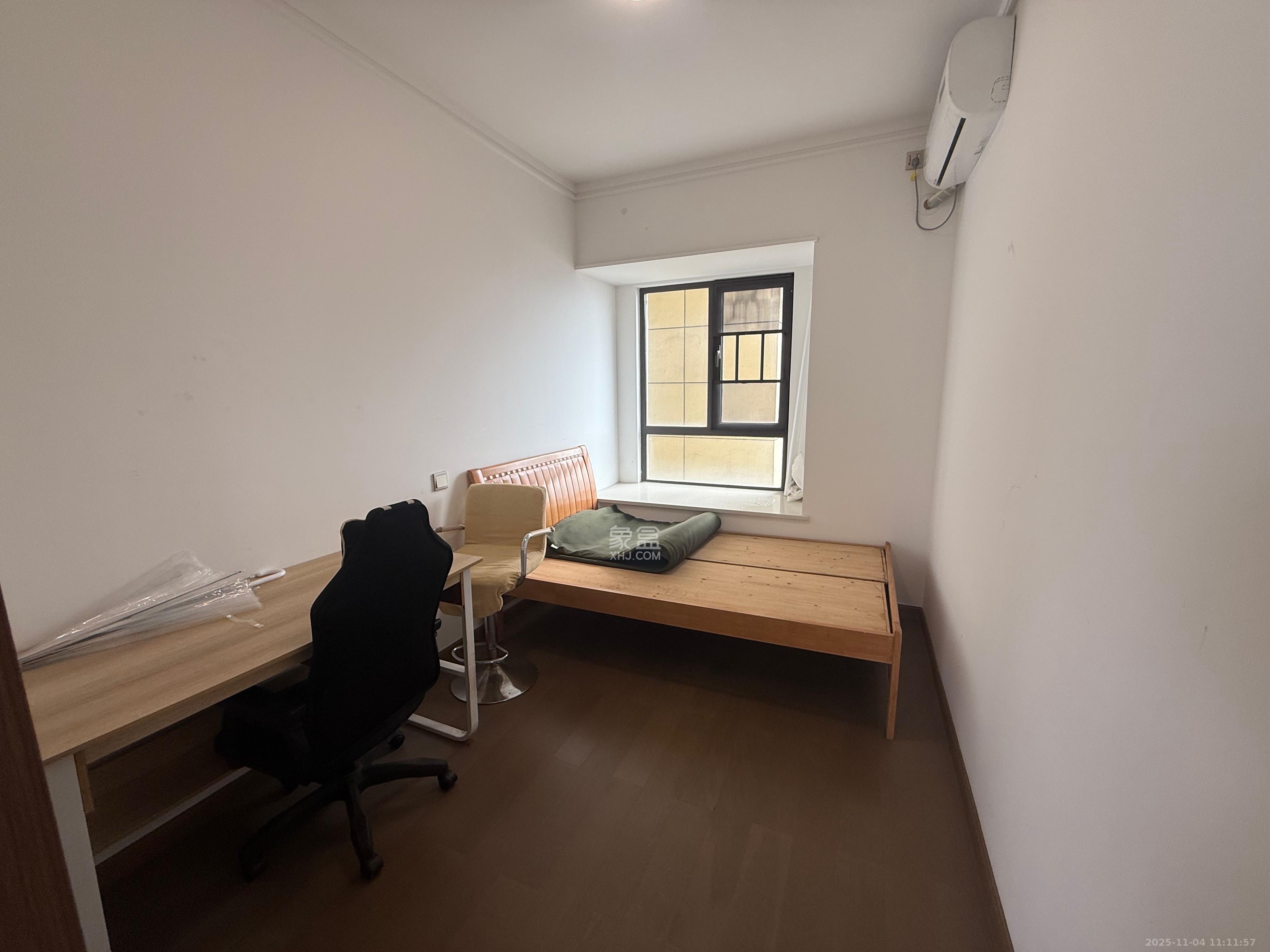 阳光城尚东湾蜜桃园  4室2厅2卫    2800.0元/月室内图