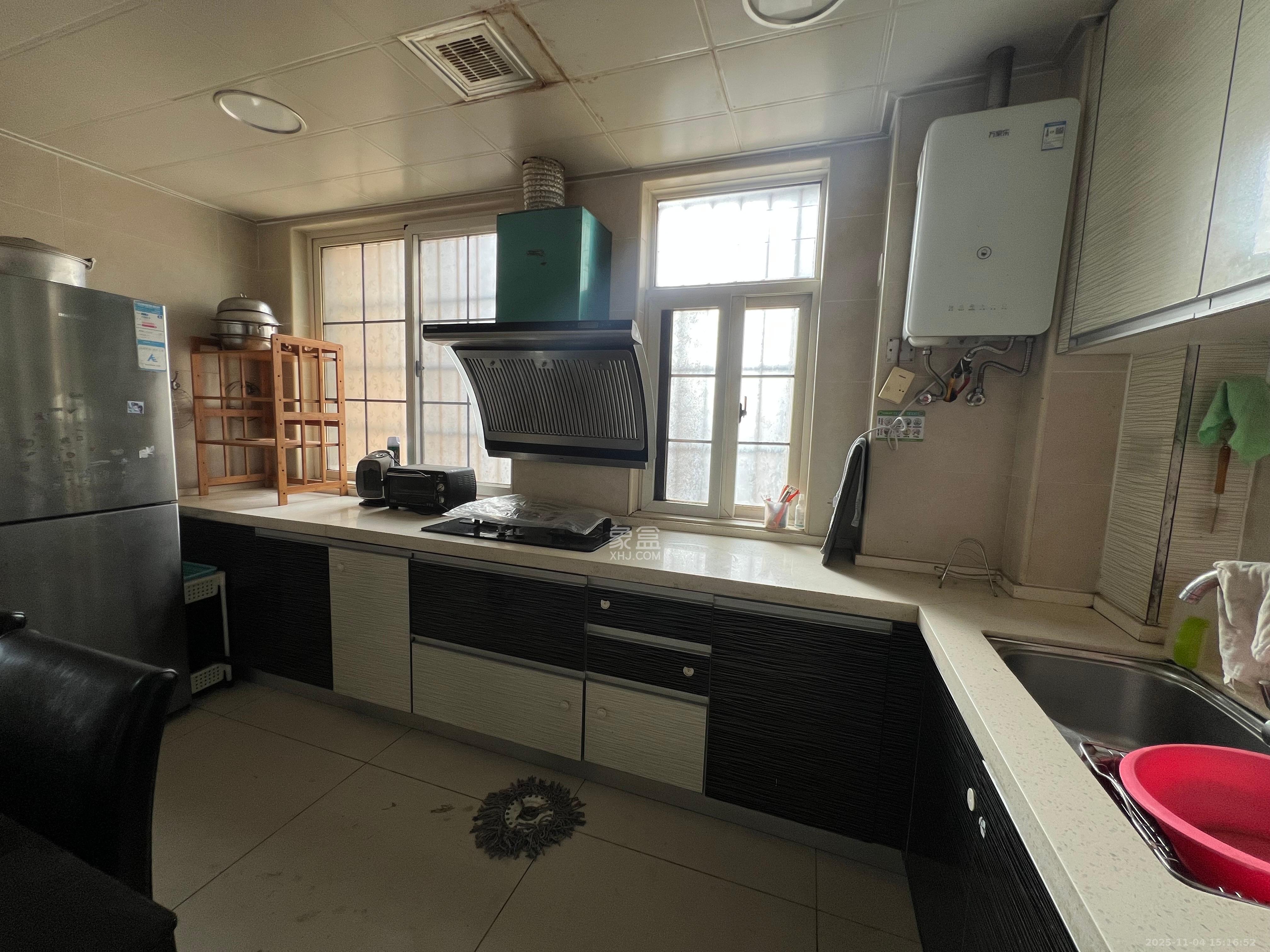 沁园春御院  3室2厅2卫    3000.0元/月室内图