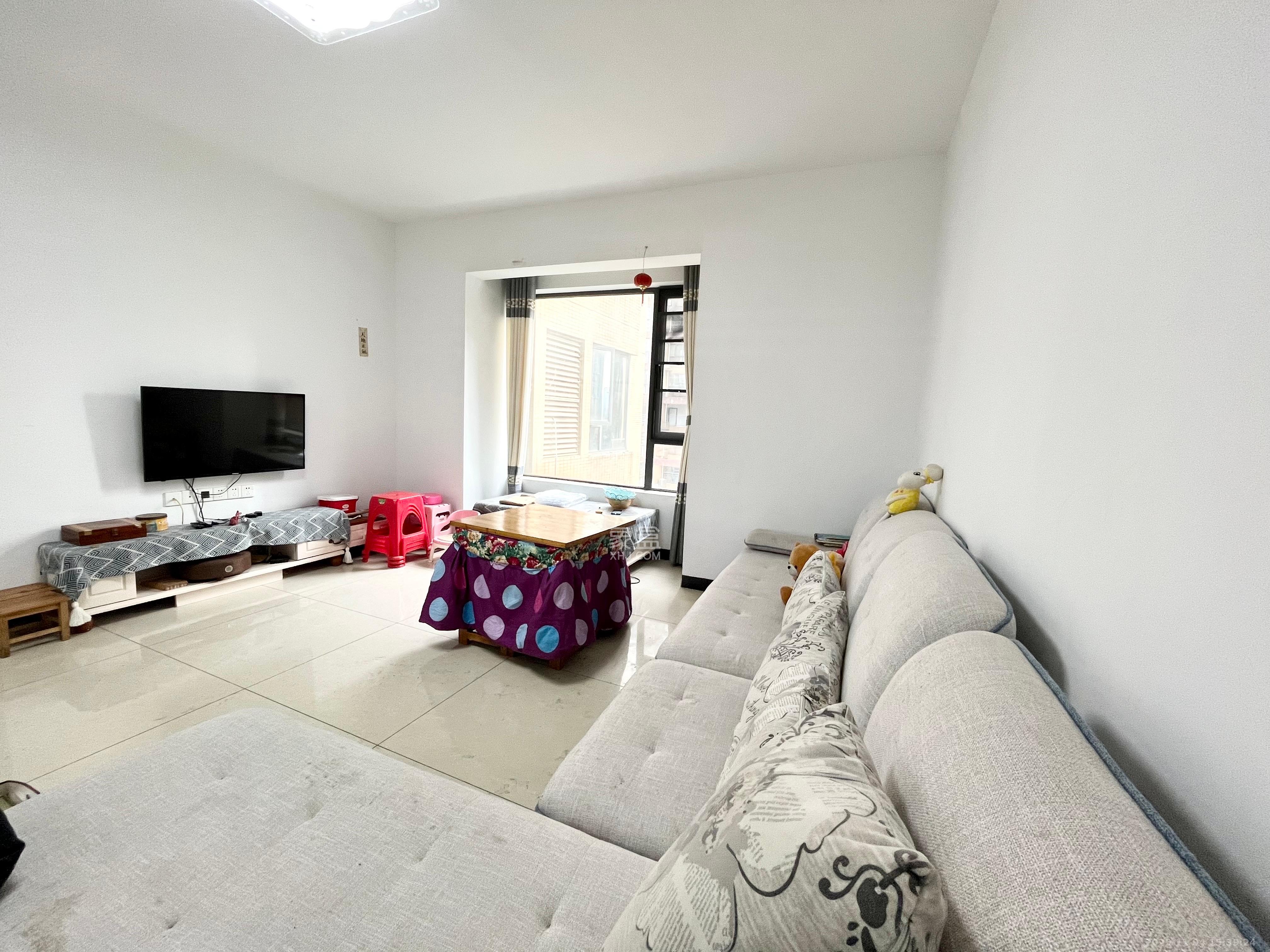 英祥春天  3室2厅1卫    2800.0元/月室内图