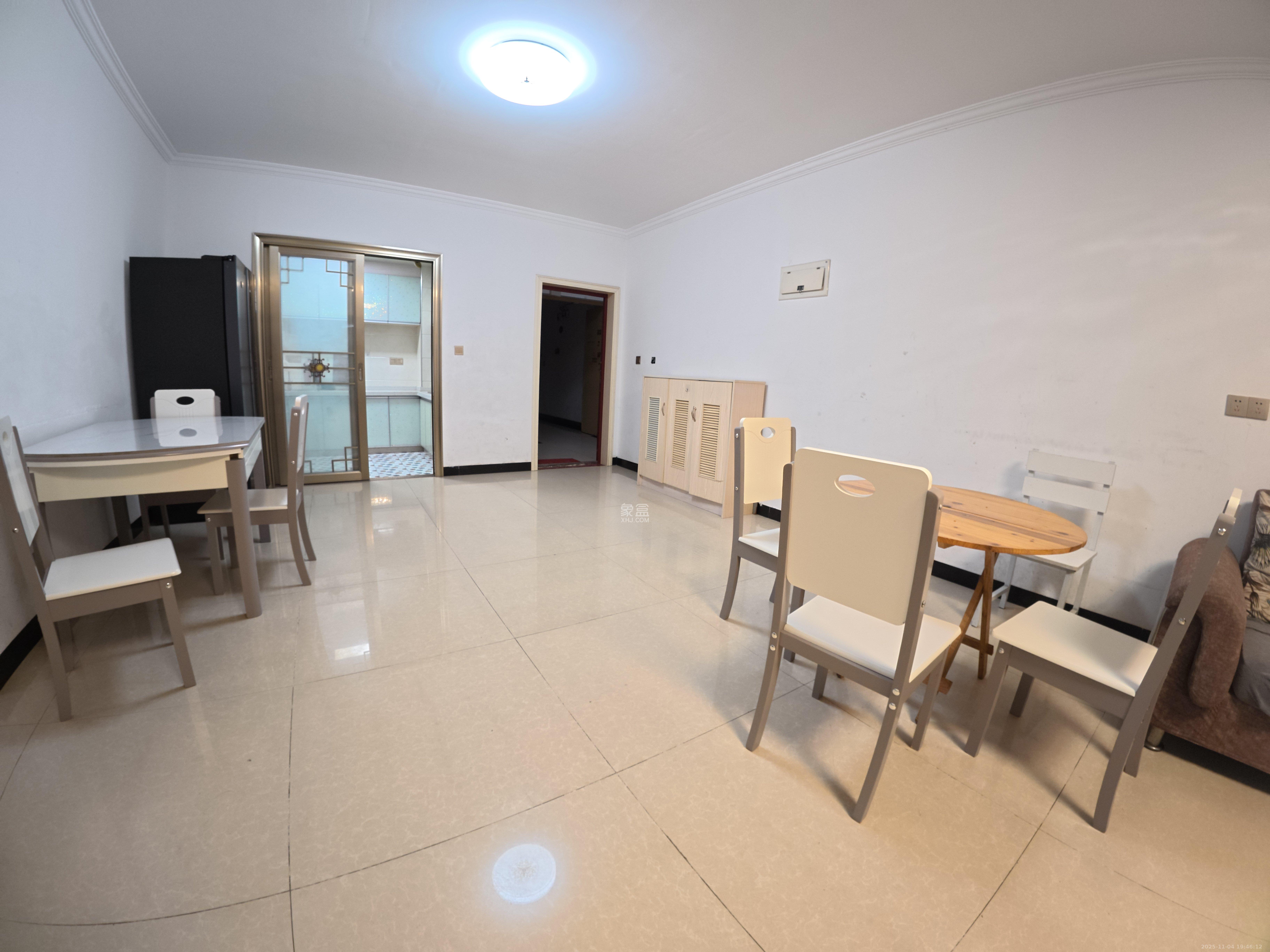 和润园一、二期 3室2厅2卫 2200.0元/月 和润园一、二期 3室2厅2卫 2200.0元/月室内图