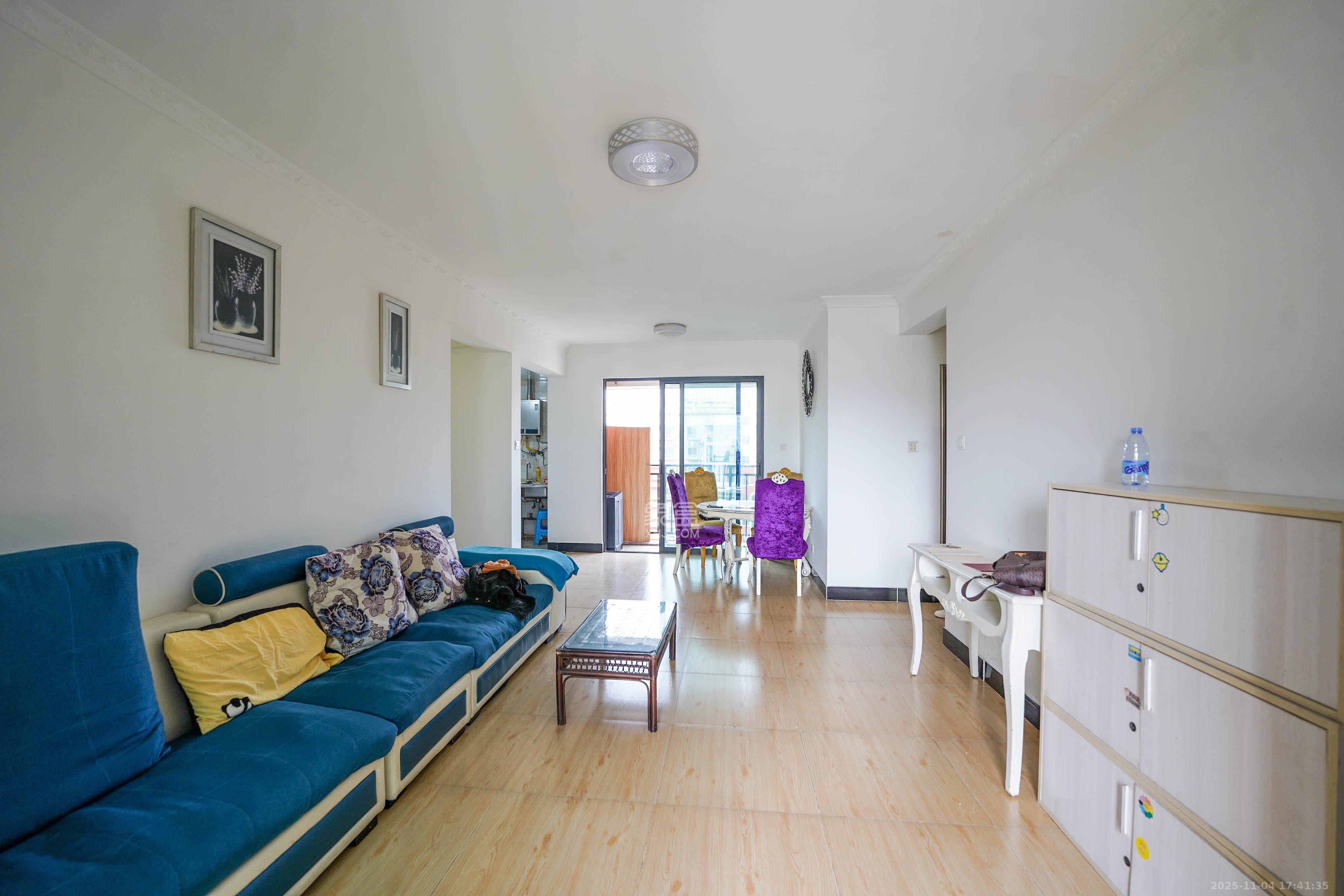 海伦堡爱ME城市 1室2厅1卫 75.0万 海伦堡爱ME城市 1室2厅1卫 75.0万客厅