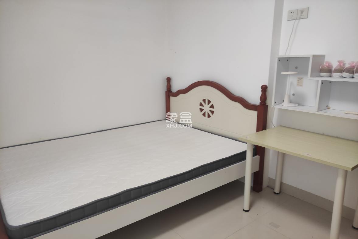 海岸豪庭 3室2厅1卫 2600.0元/月 海岸豪庭 3室2厅1卫 2600.0元/月室内图