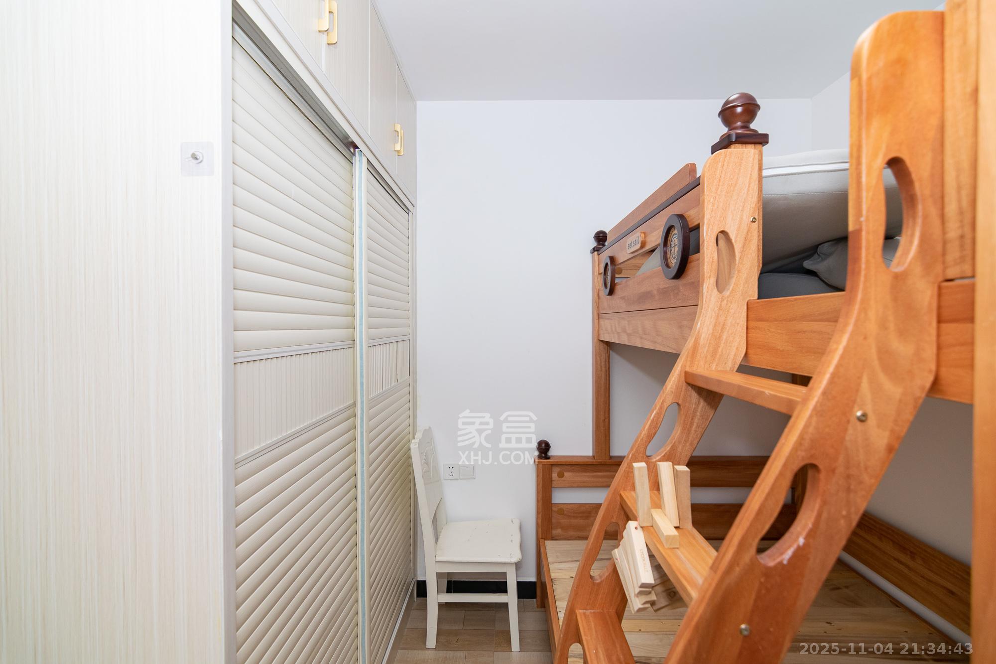 中粮鸿云 3室2厅2卫 69.8万 中粮鸿云 3室2厅2卫 69.8万卧室